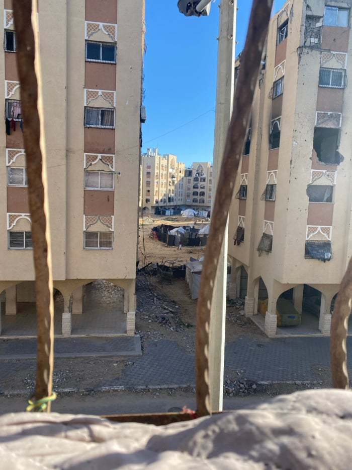 Daily life continues amid urban damage in Khan Yunis