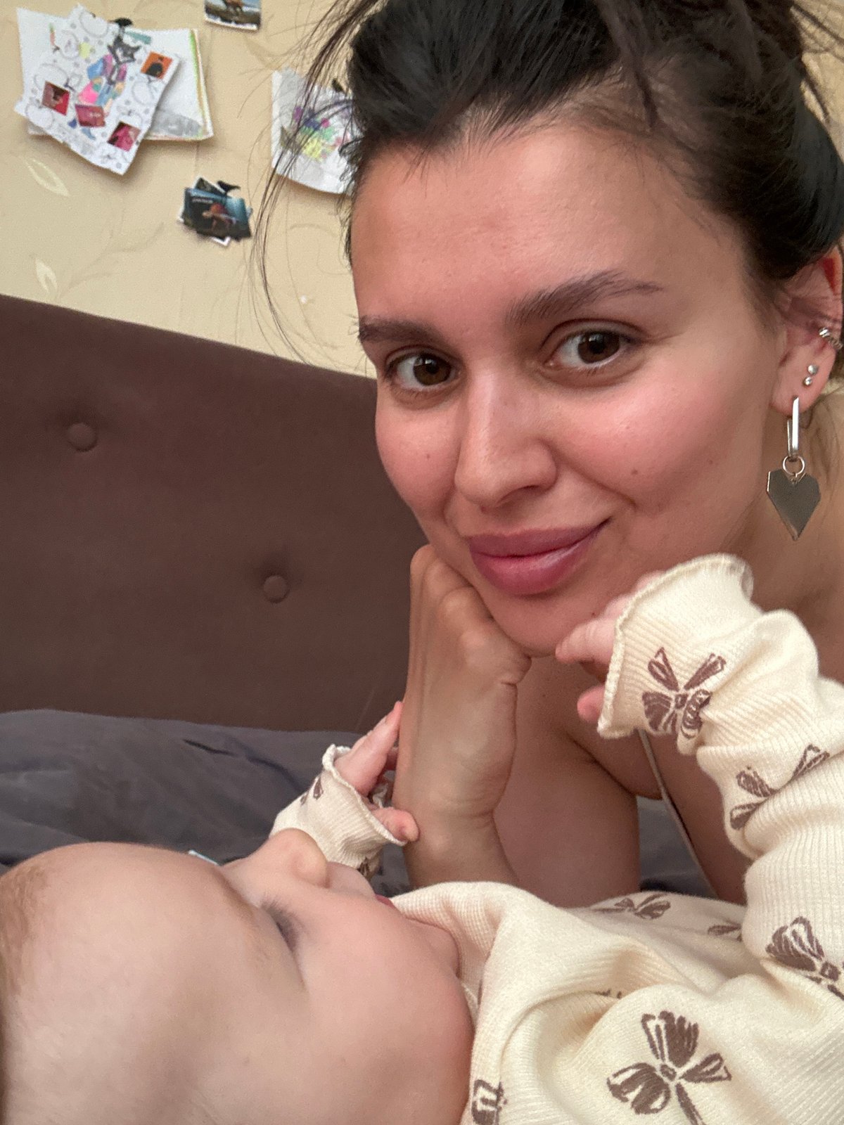 Mother and baby share tender moments in Chaikovsky selfies