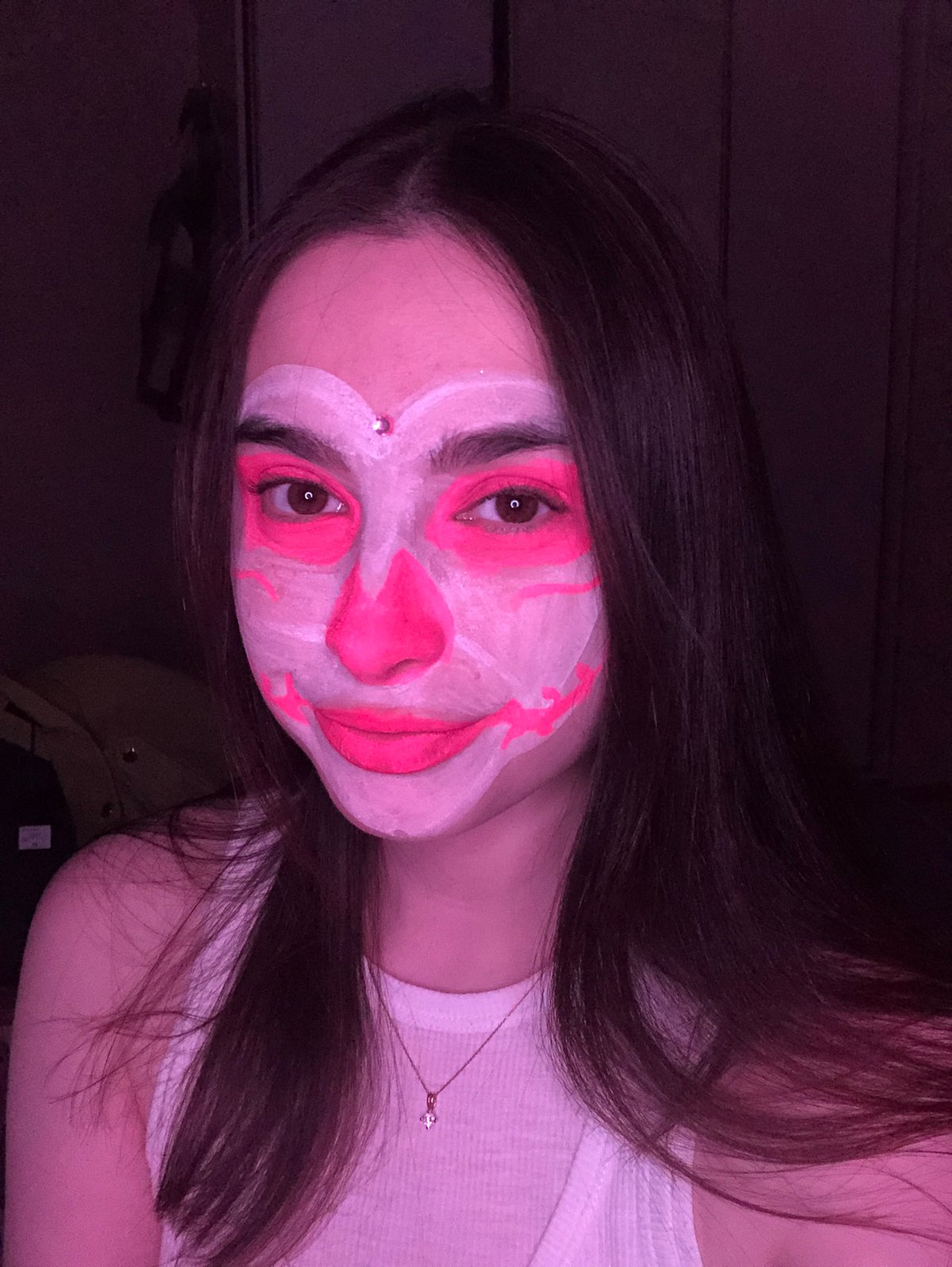Elaborate UV makeup session documented in Noviy, Russia