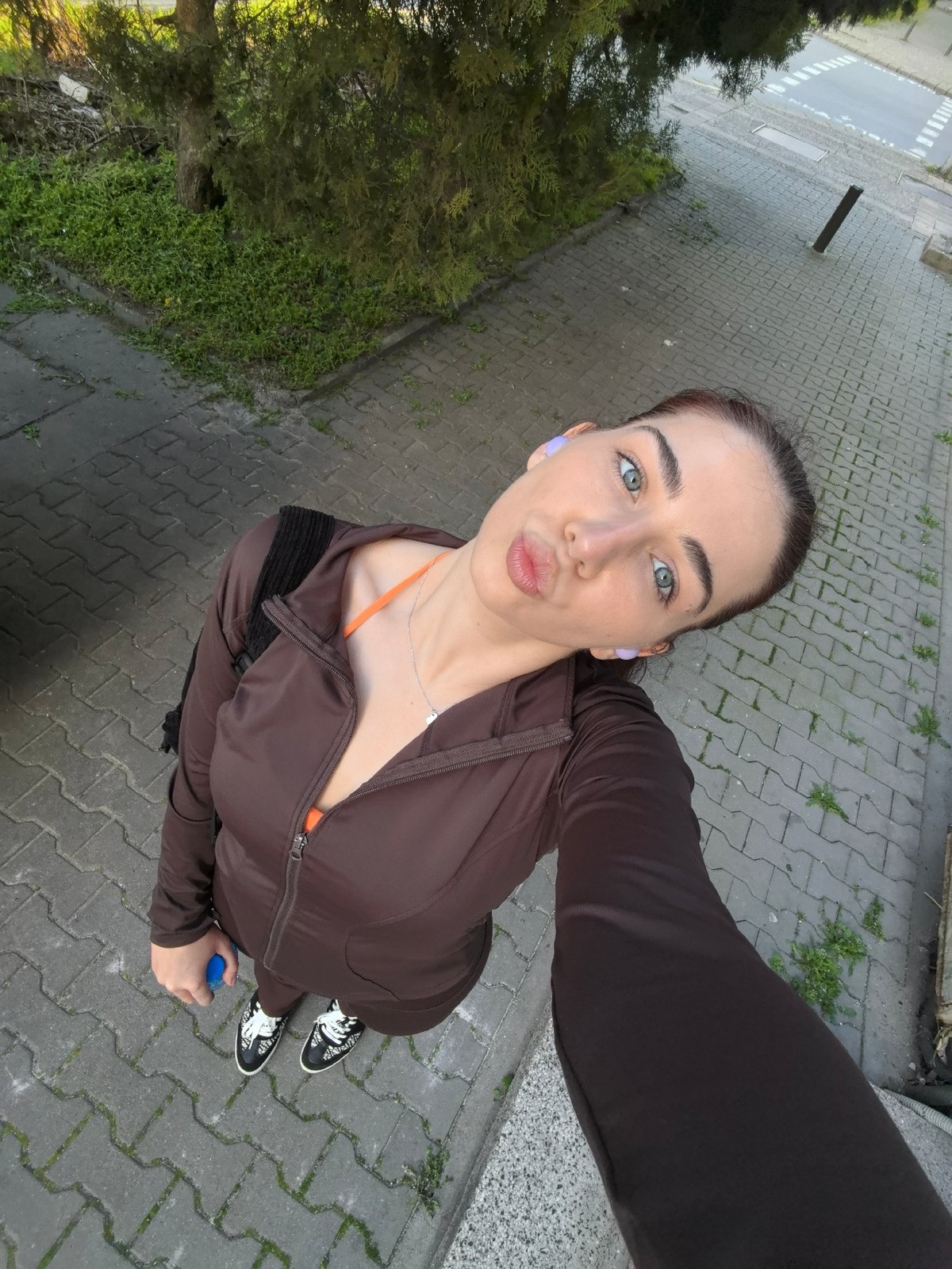 Woman spotted standing on street in Stara Zagora