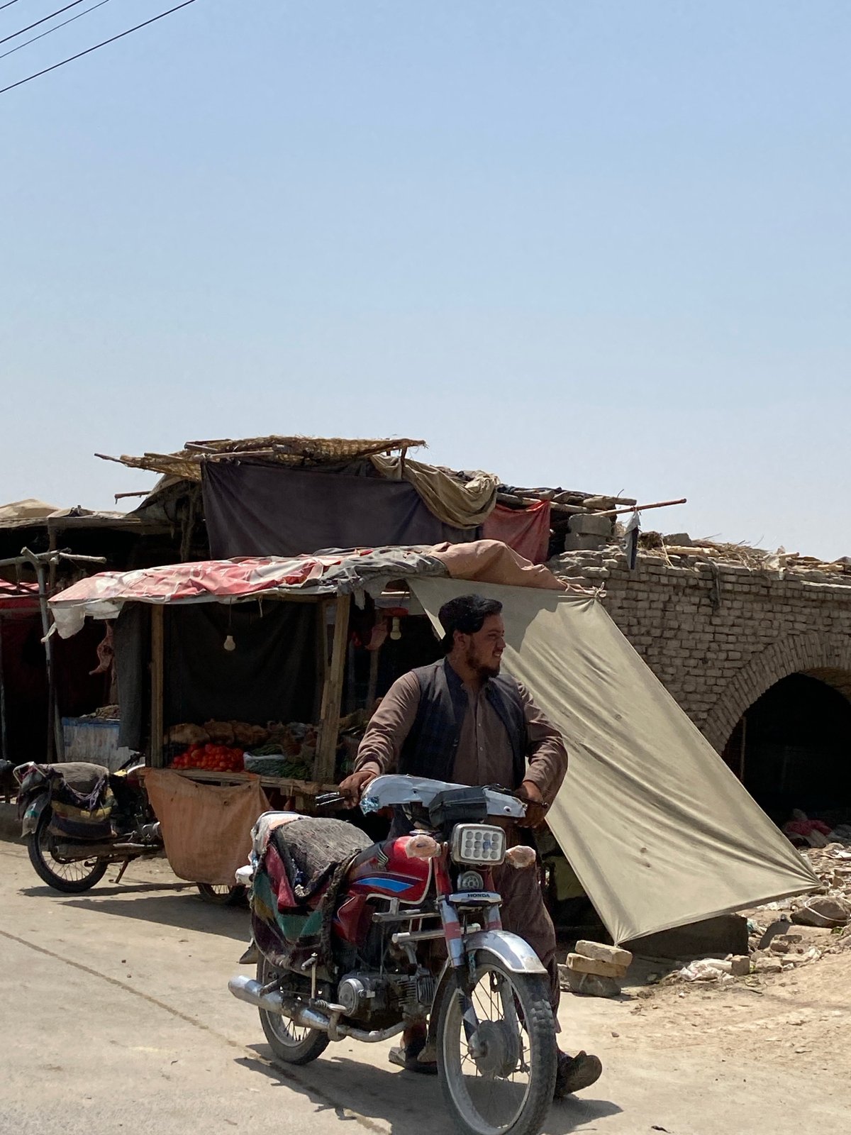 A Kandahar street market in full morning swing