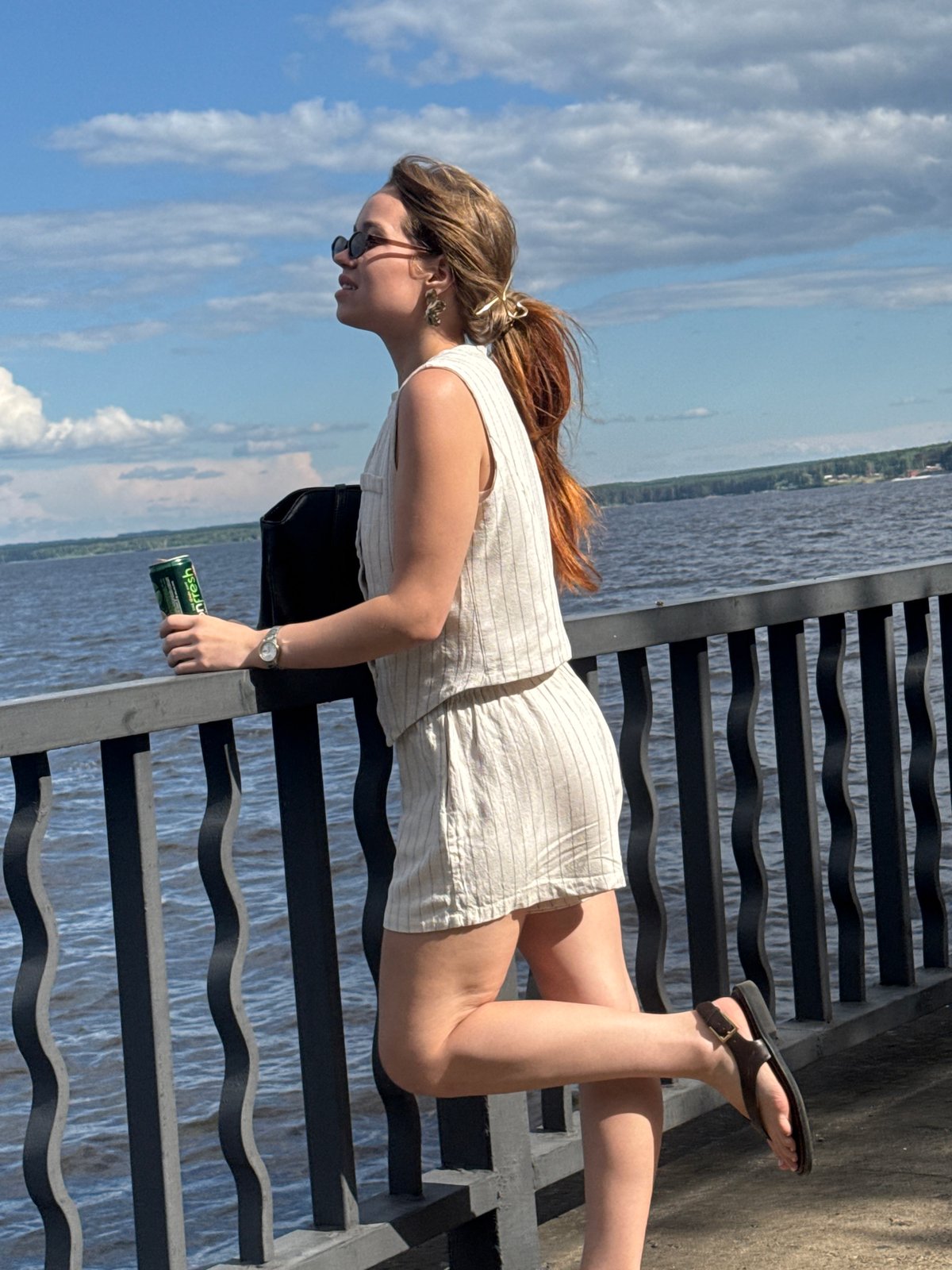 Woman documents afternoon outing with selfies in Chaikovsky park