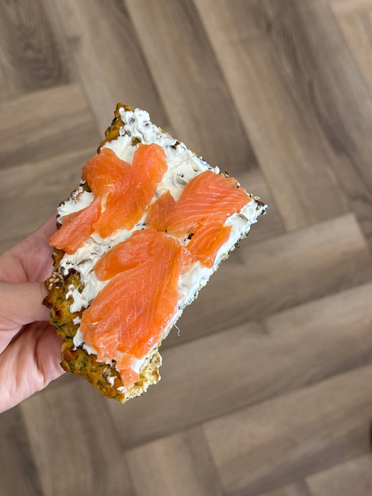 Morning home routine: baking, breakfast prep, and cats documented