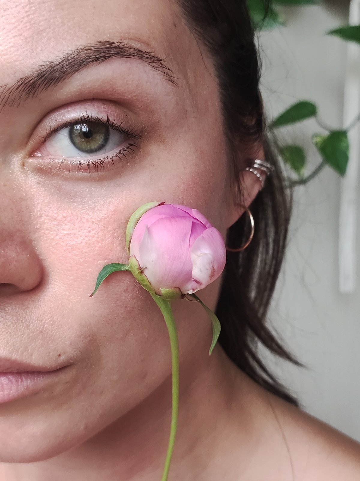 Close-up portraits with a pink peony, Chaikovsky, Russia