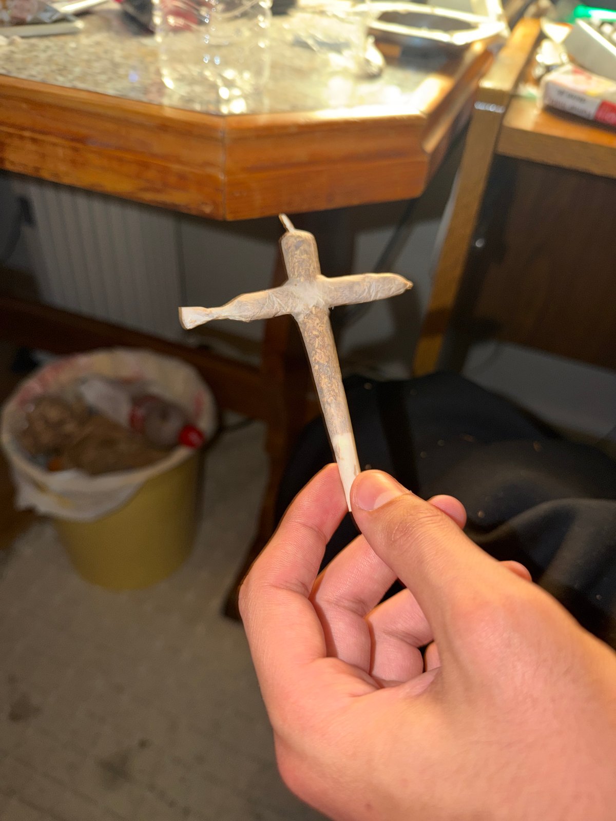 Individual observed using computers, cannabis in Bragança residence