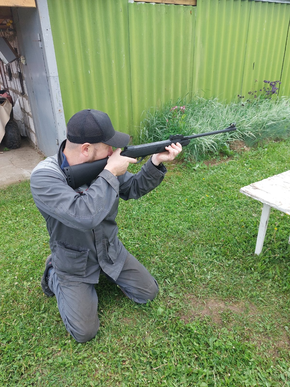 Shooting activity observed in rural Russian village with child present