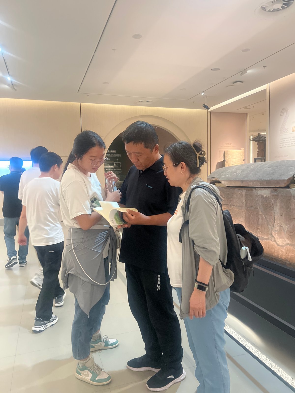 Morning museum visits showcase Chinese cultural exhibits in Yuzhong