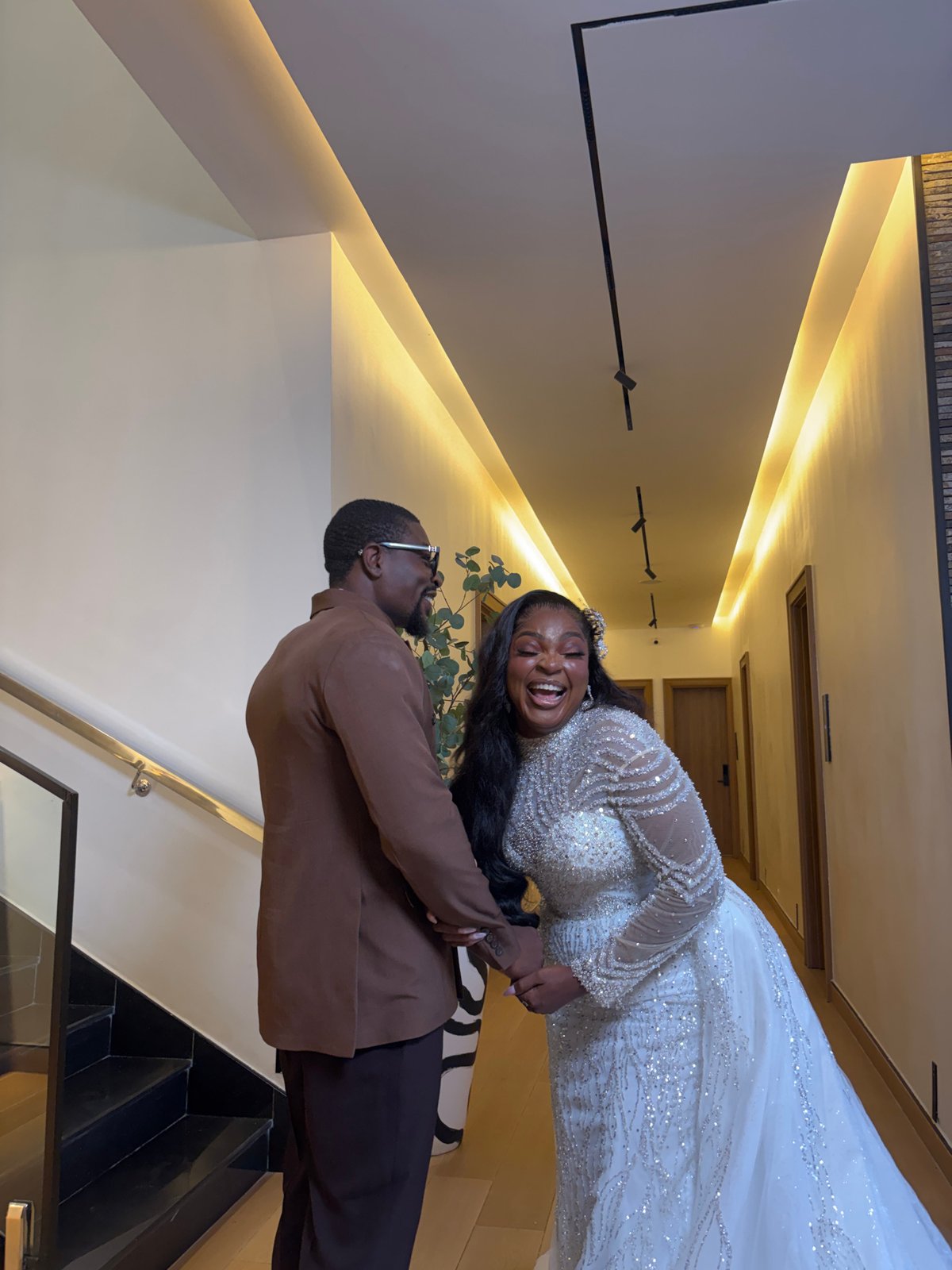 Wedding moments in a hallway, Bar Jirgi Summa, Nigeria