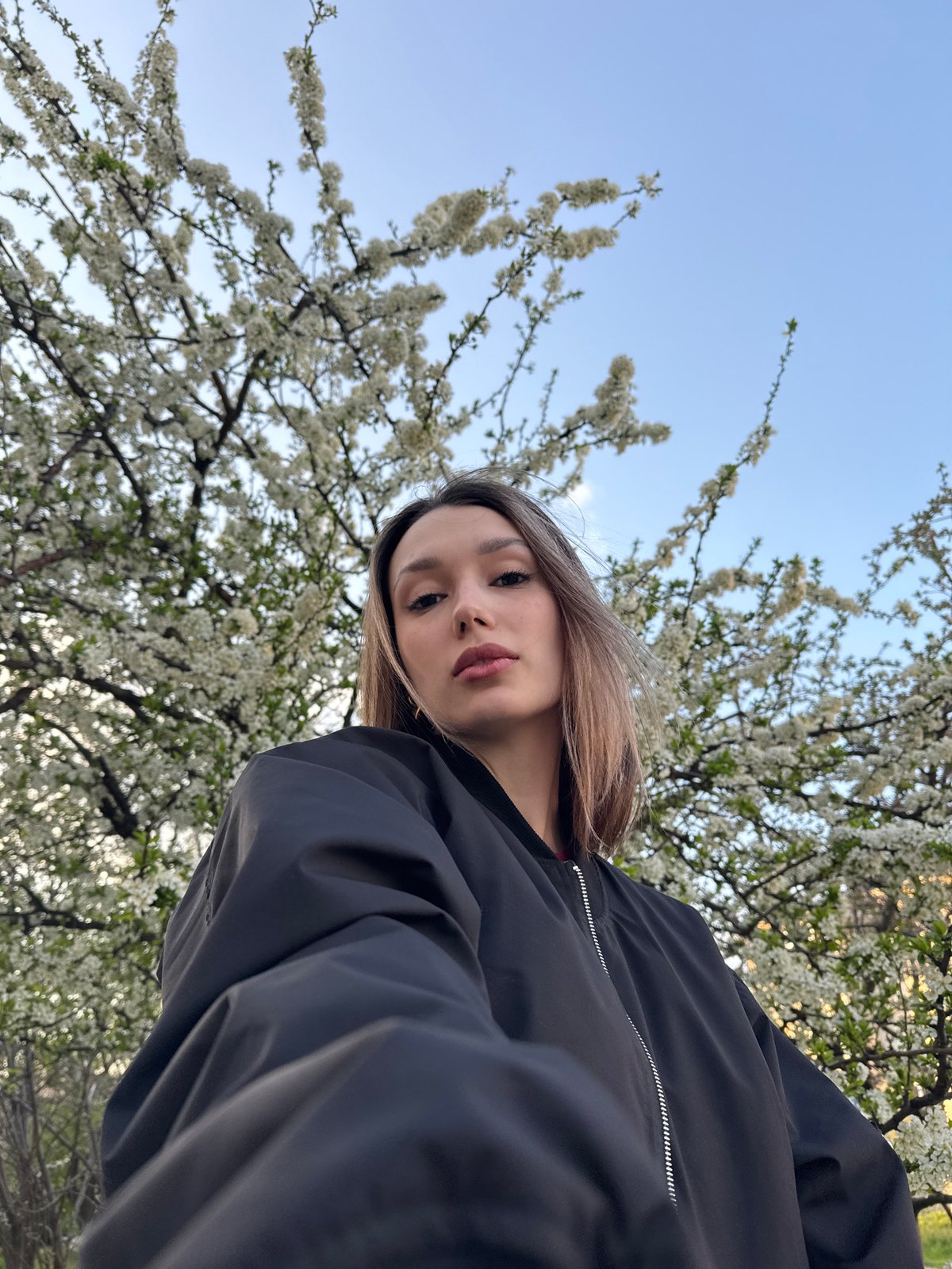Spring bloom photography session captured by witnesses