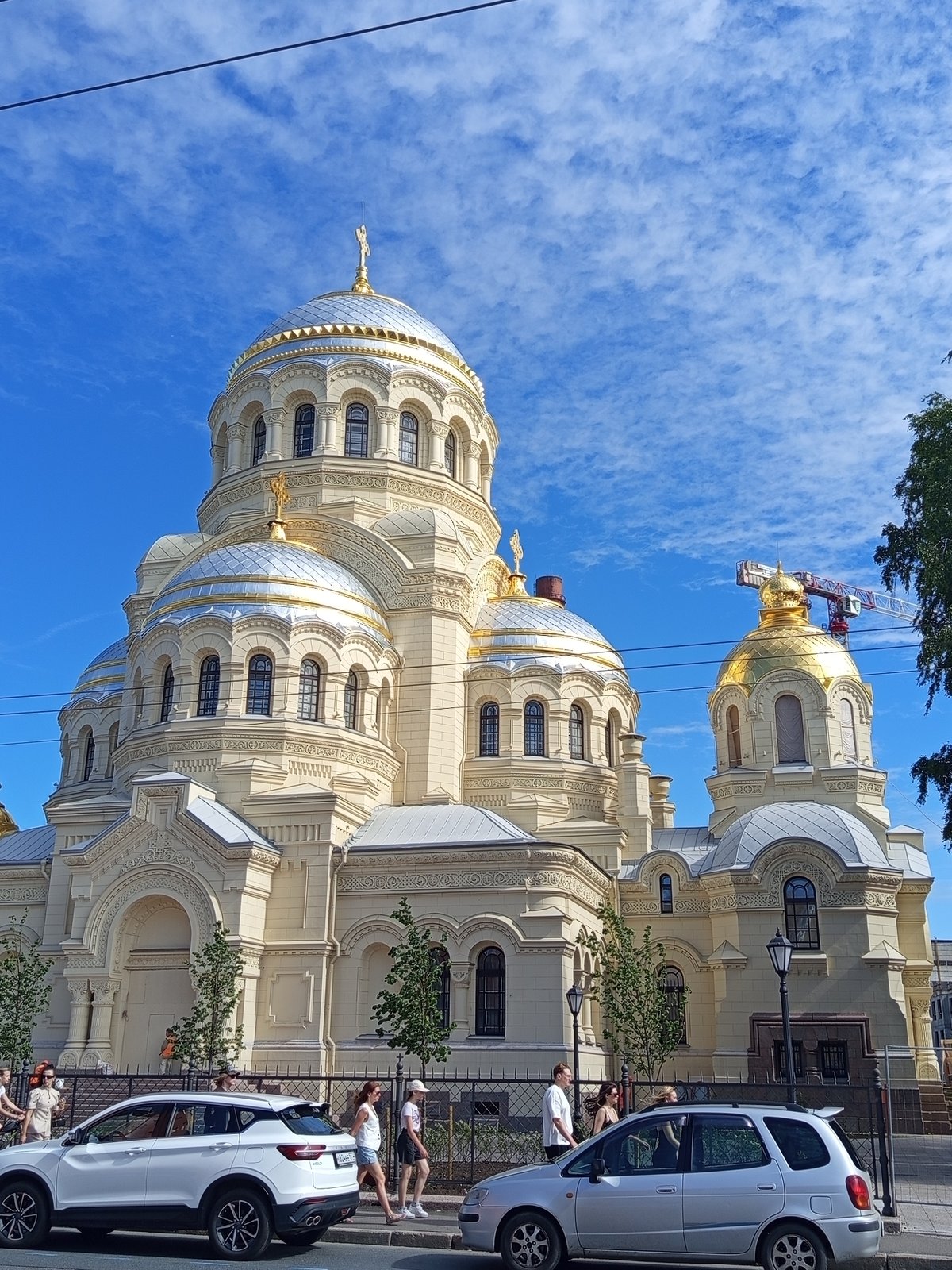 Summer afternoon across Saint Petersburg — landmarks, markets, and waterfront