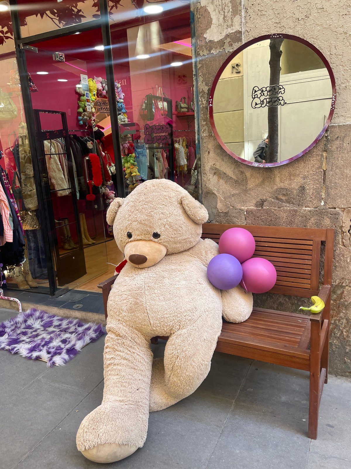 Teddy bear with balloons spotted on Barcelona bench