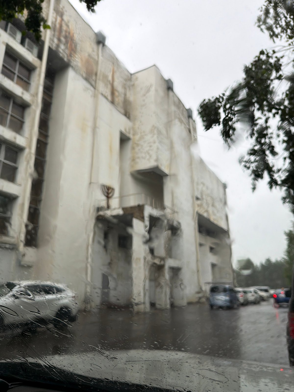 Rainy drive past Brutalist landmarks in Birobidzhan