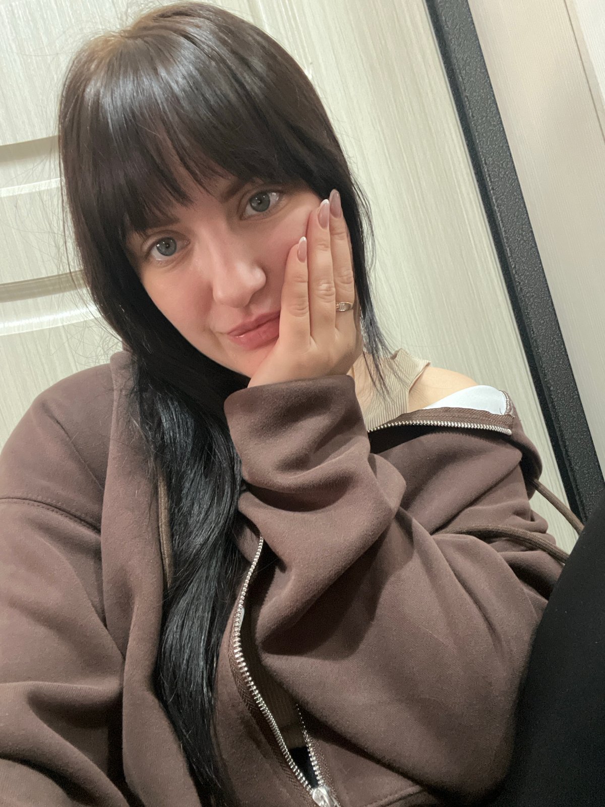 Morning selfies captured in Russian home setting