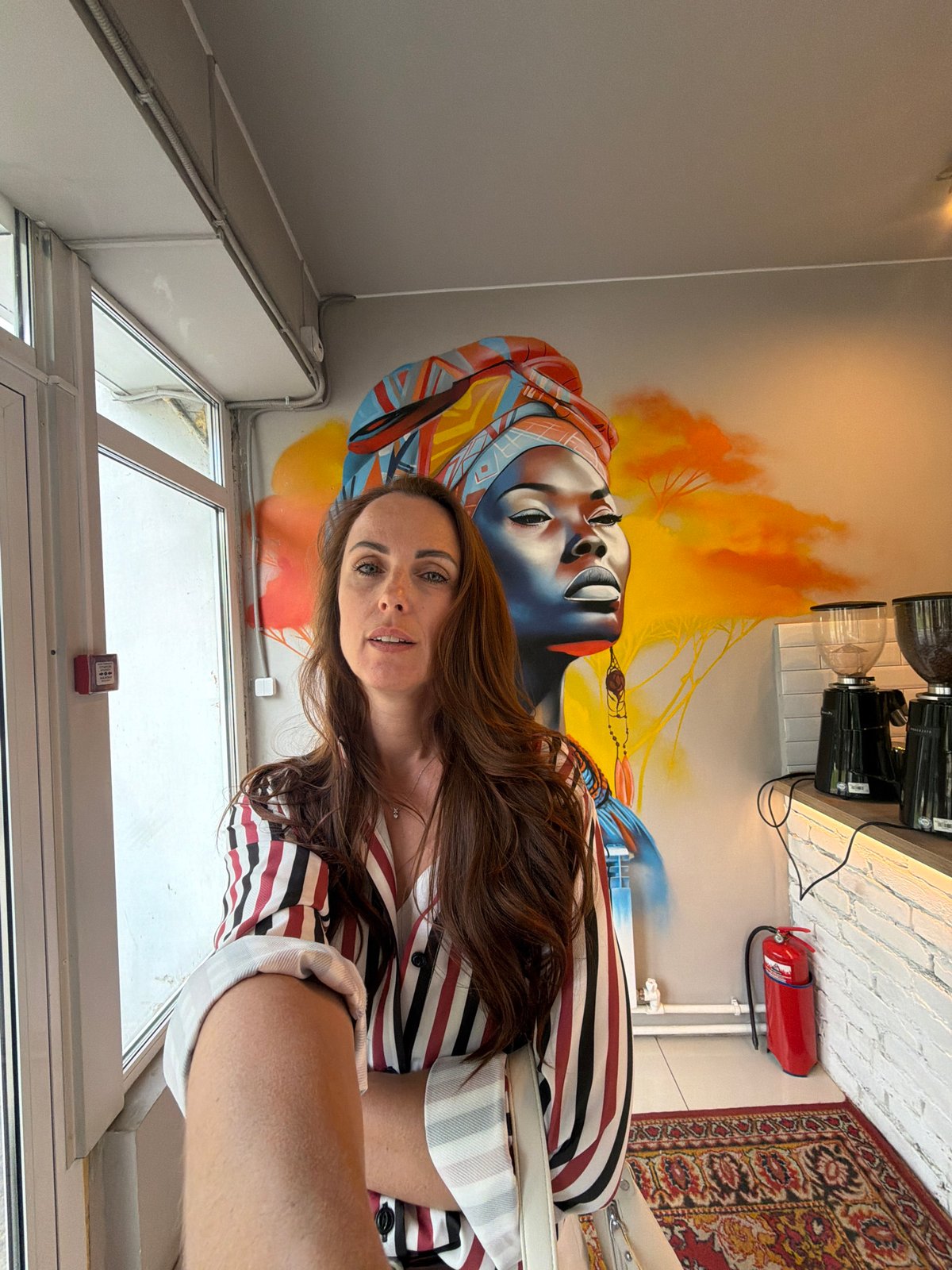 Morning cafe visit in Birobidzhan, murals and selfies