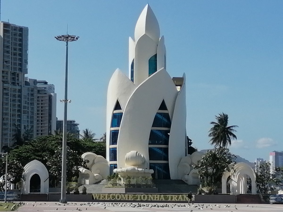 Tourist captures everyday scenes across Nha Trang Ward, Vietnam