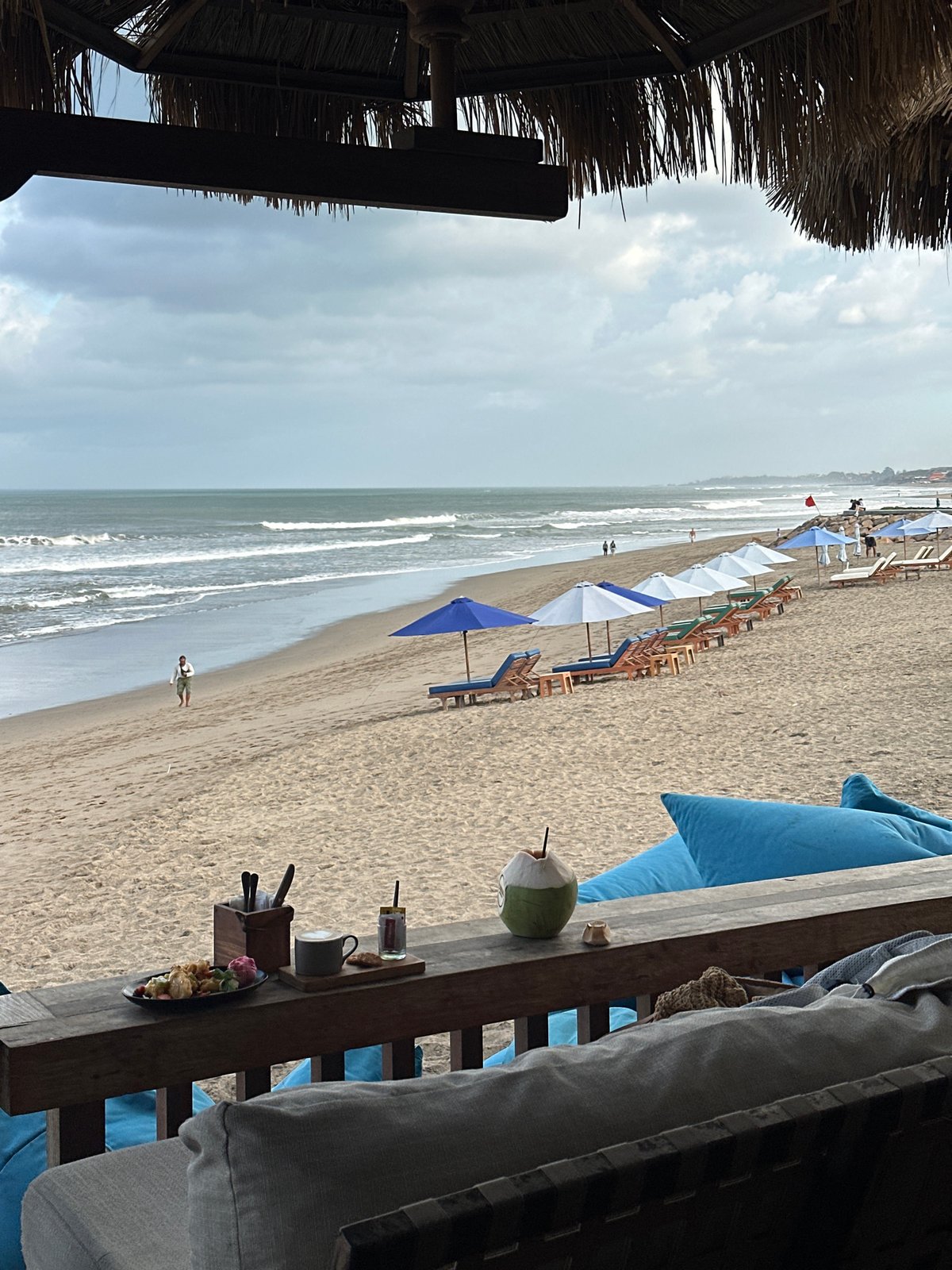 Beachfront snacks and chill vibes at a North Kuta deck bar