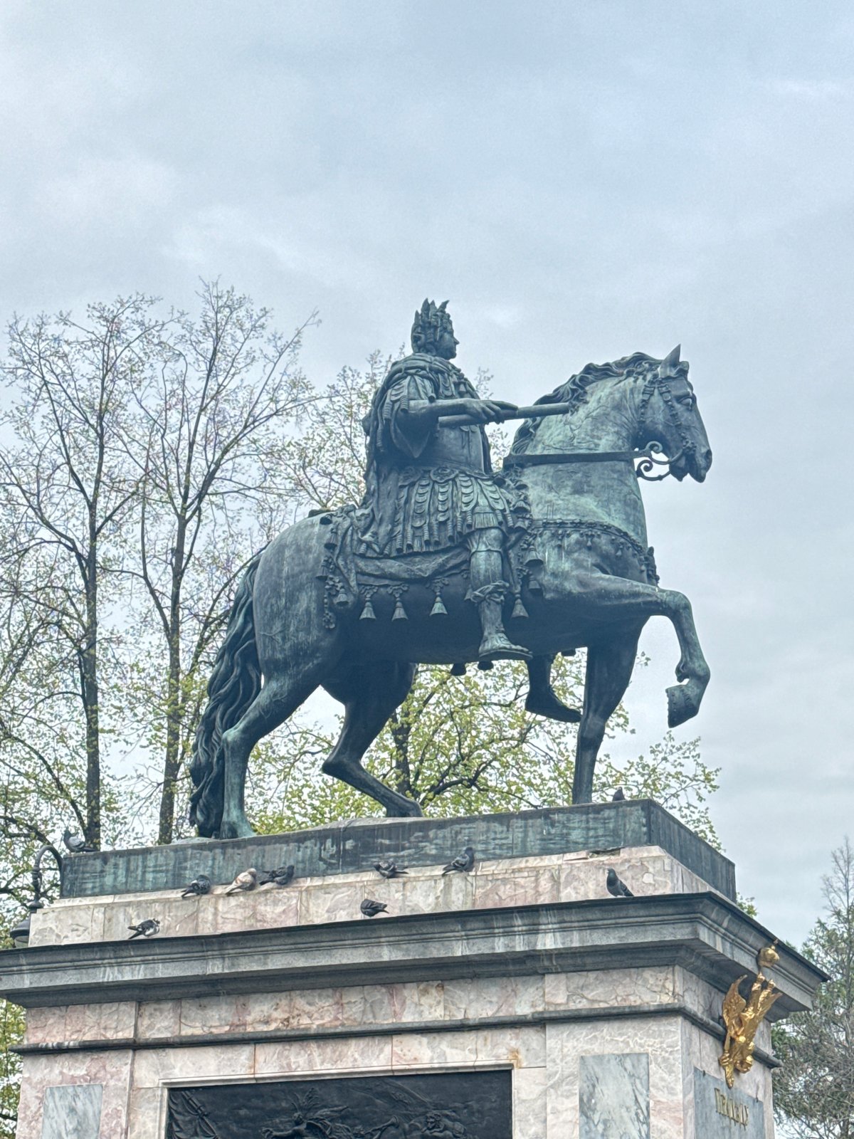Afternoon street scenes documented around Nicholas I statue, Saint Petersburg