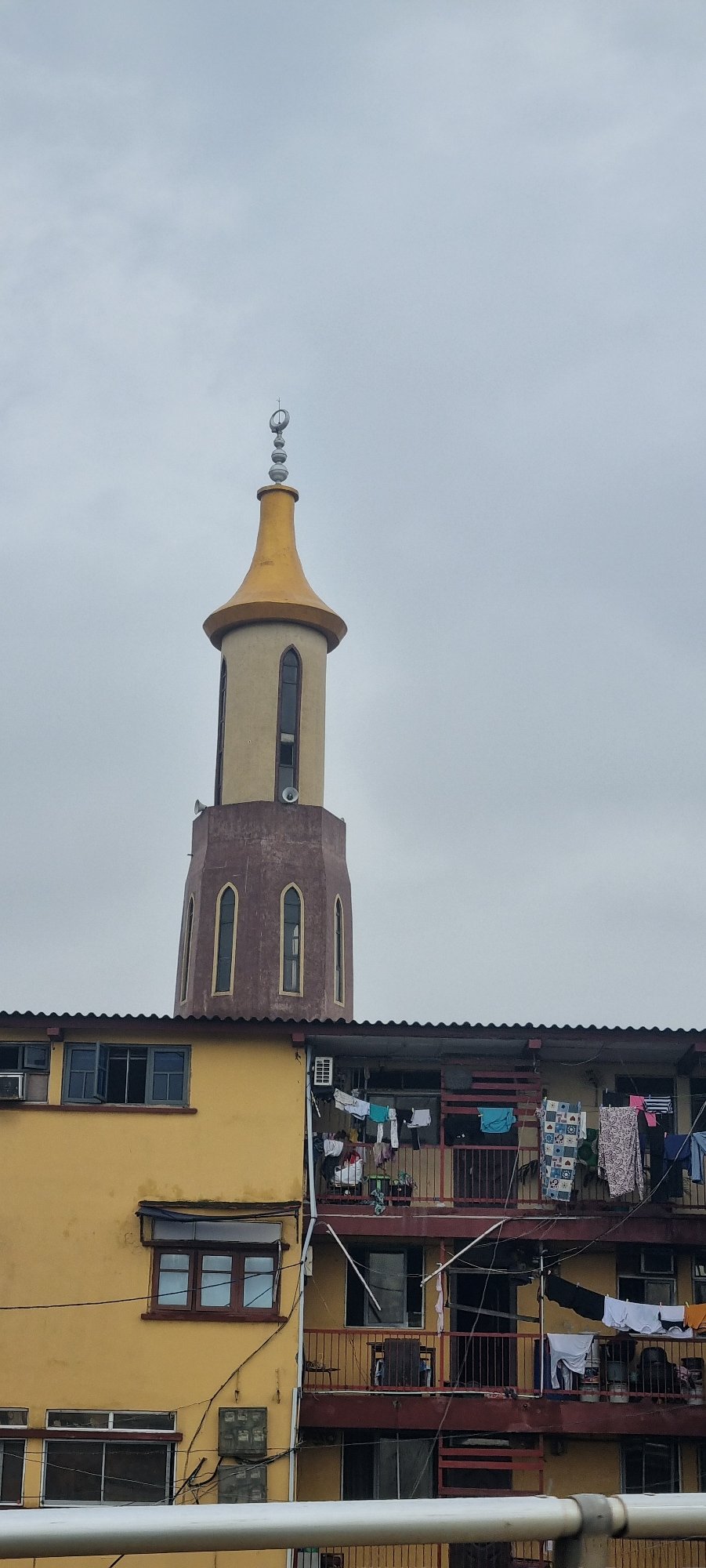 Urban scenes: mosque minaret and highway traffic documented