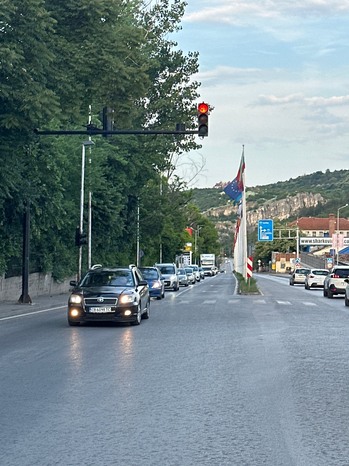 Vehicle captures busy road scene in Veliko Tarnovo, Bulgaria