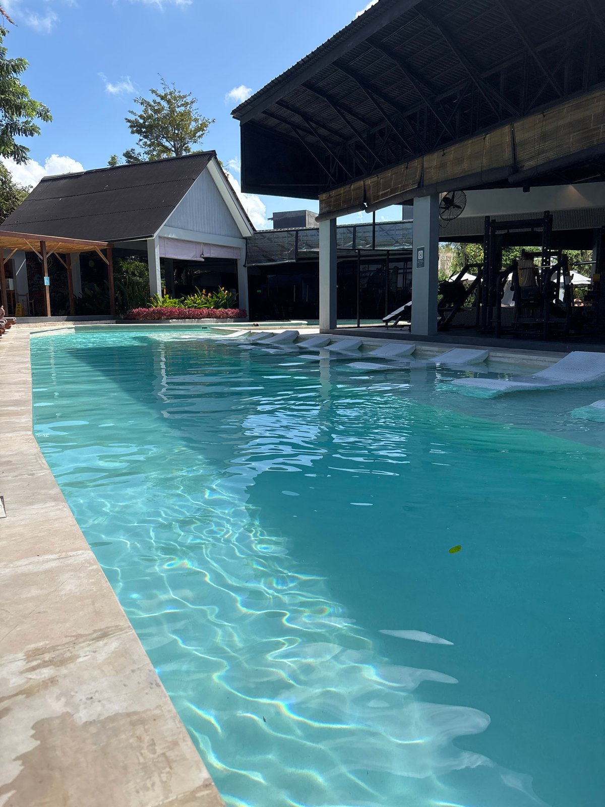 Poolside vibes and street details at a Kuta Selatan resort