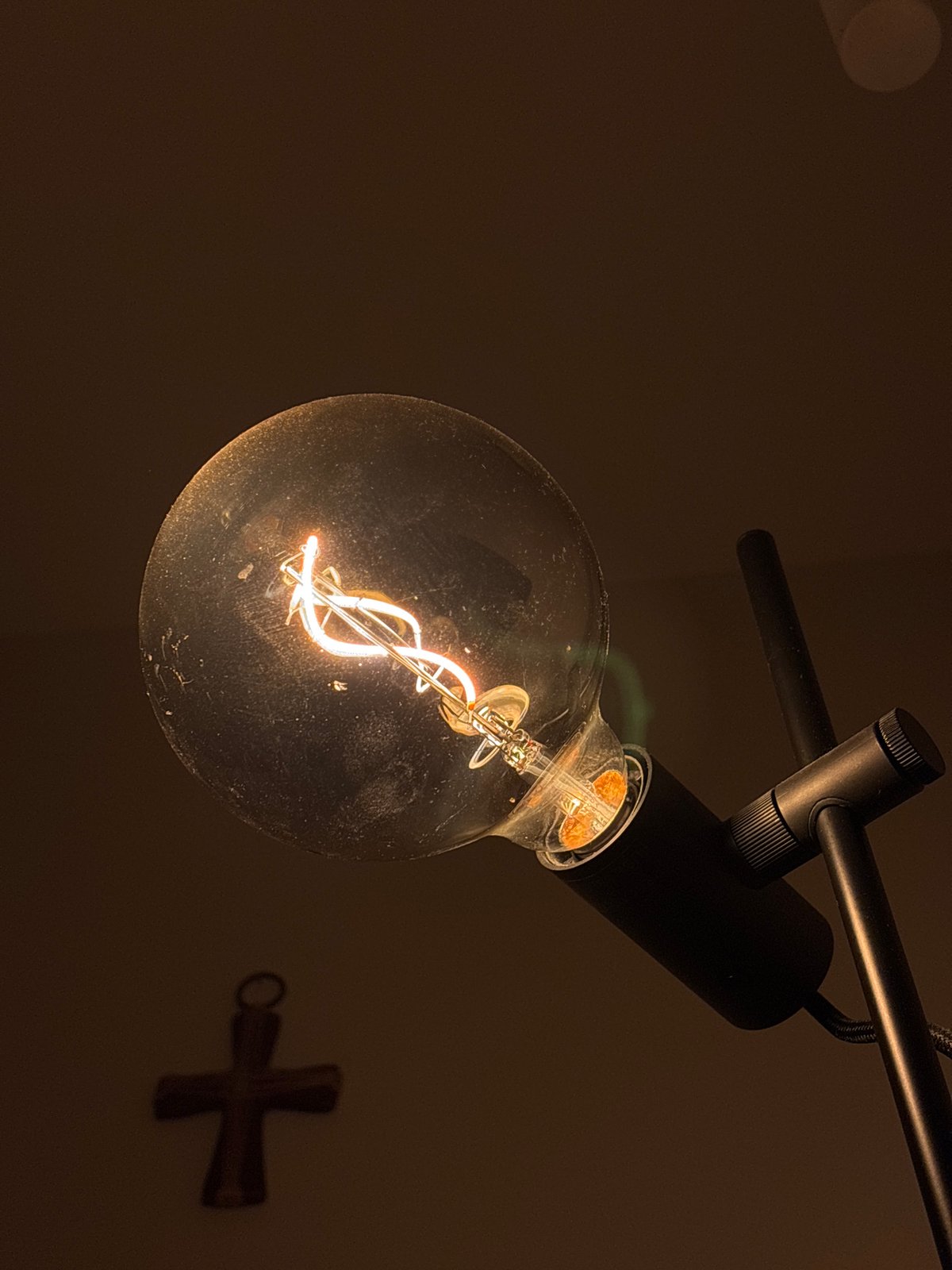 Lit lightbulb documented in Santa Clara Ocoyucan, Mexico