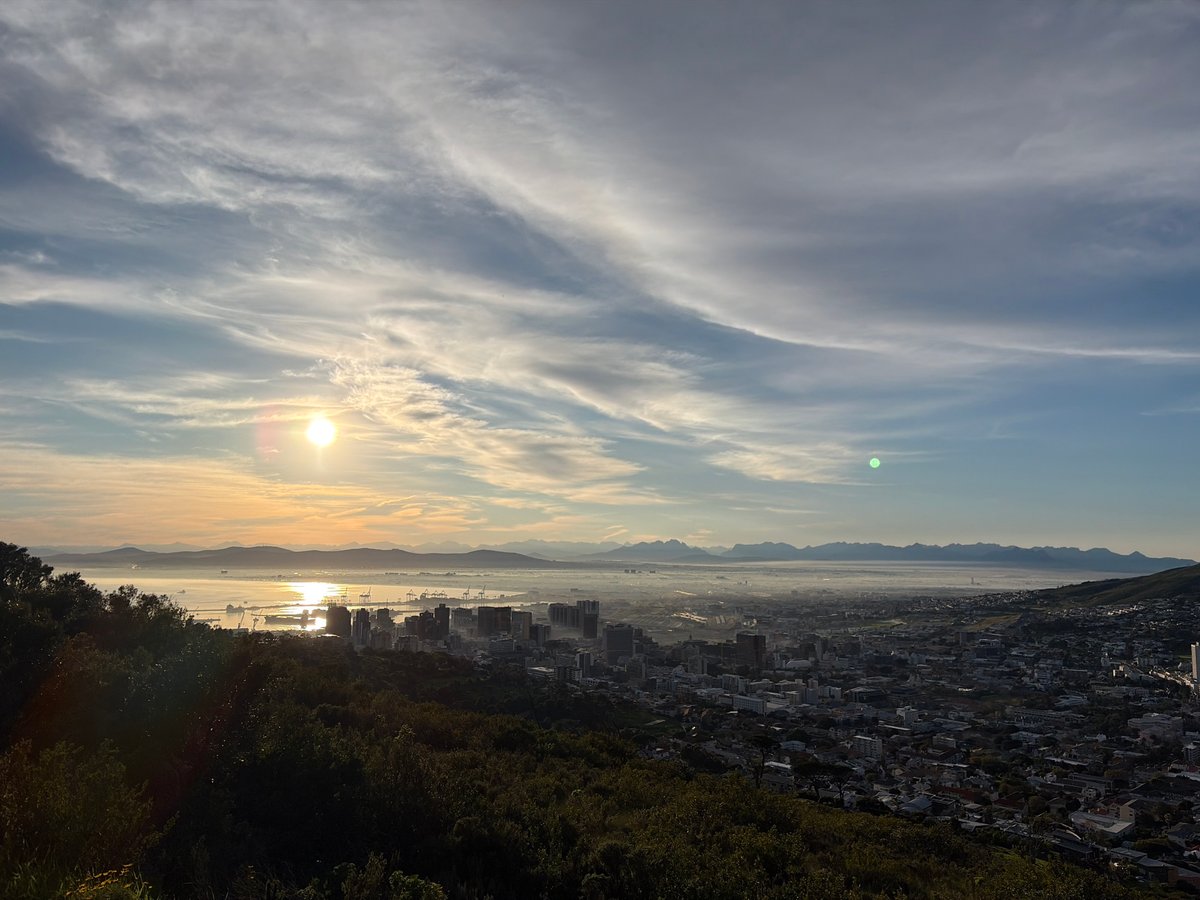 Sunrise views over Cape Town from Signal Hill