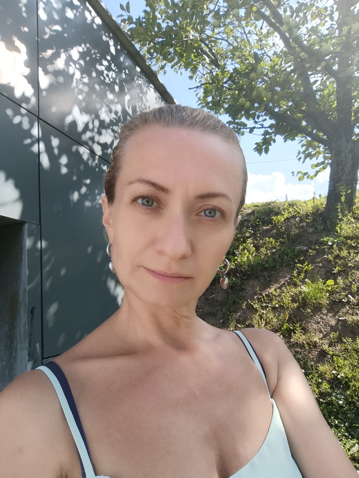 Selfies and a stroll near a Moscow metro stop