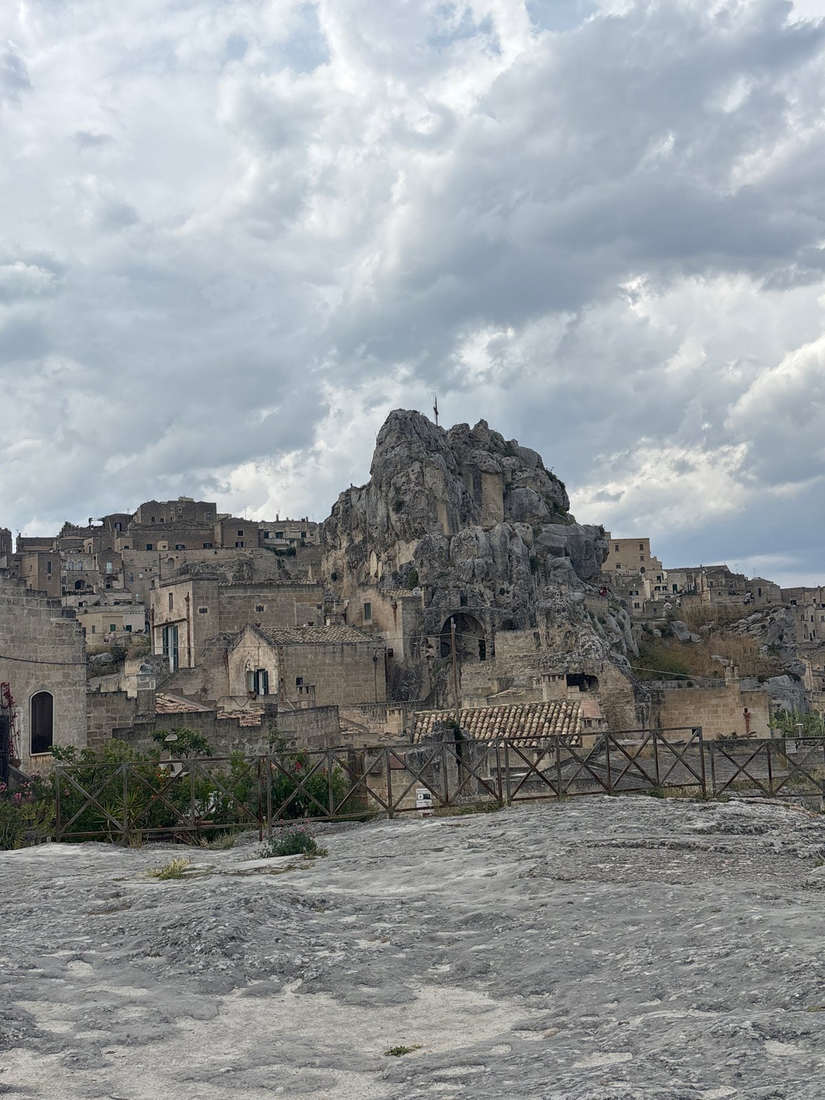 Ancient cliffside settlement documented over two-hour period