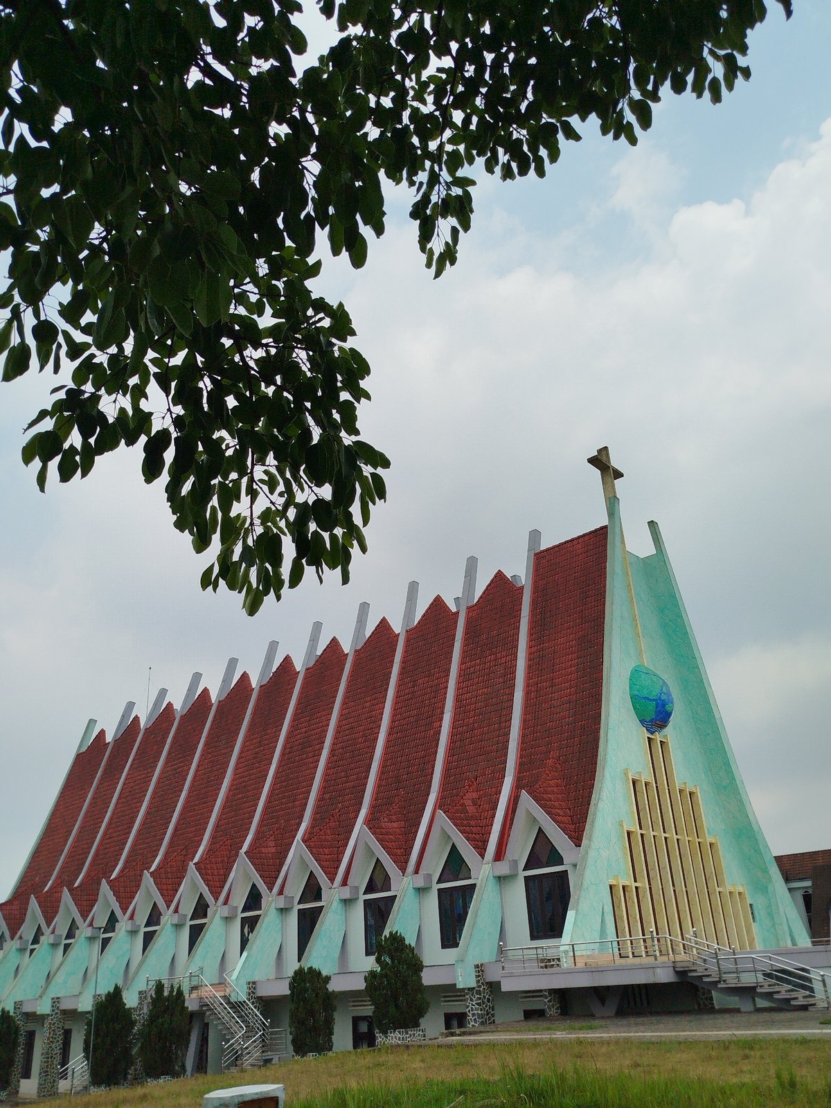 Morning architectural tour documented across Đà Lạt districts, Vietnam