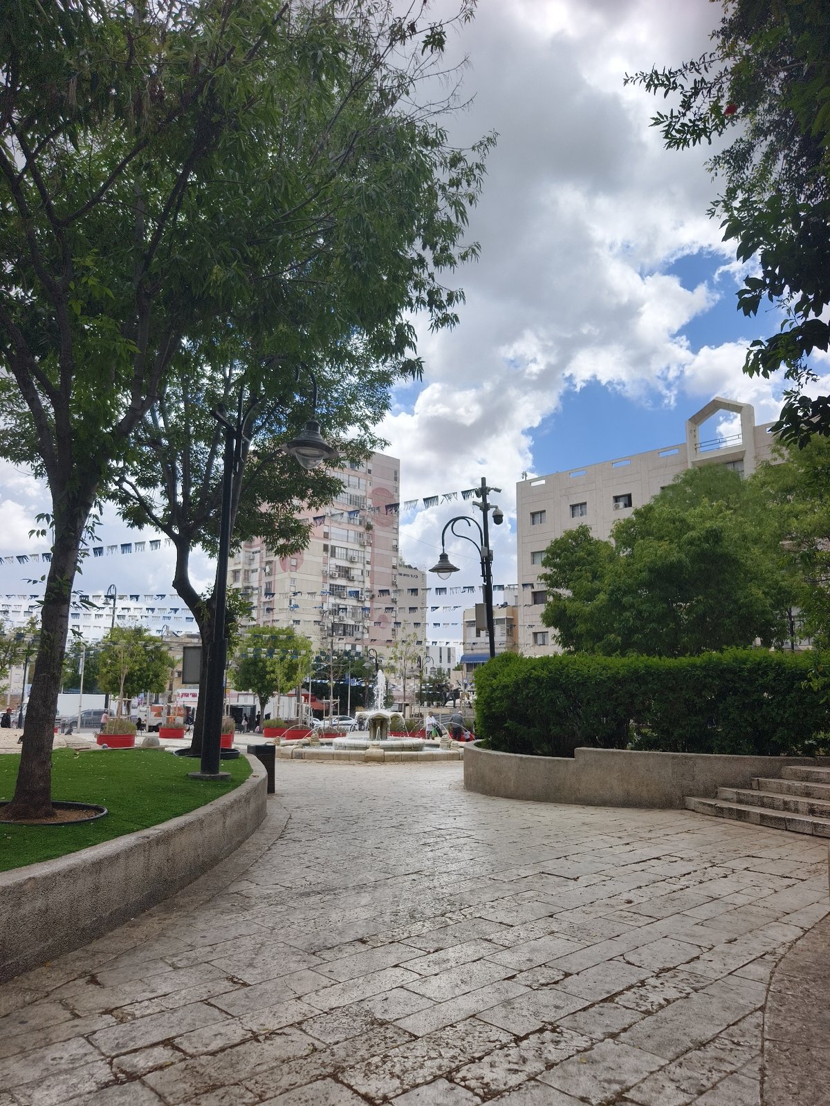 Morning scenes documented across central Petah Tikva