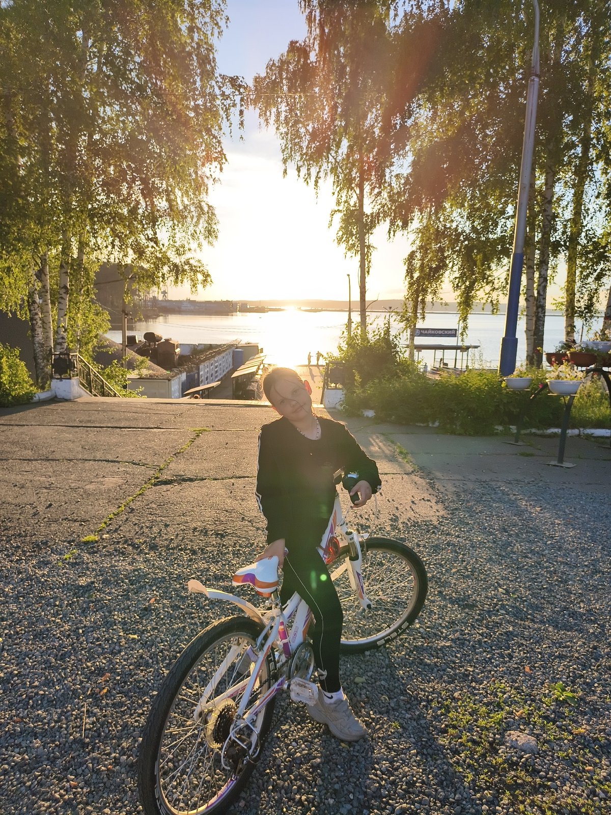 Waterfront bike ride at sunset, selfies and golden hour views