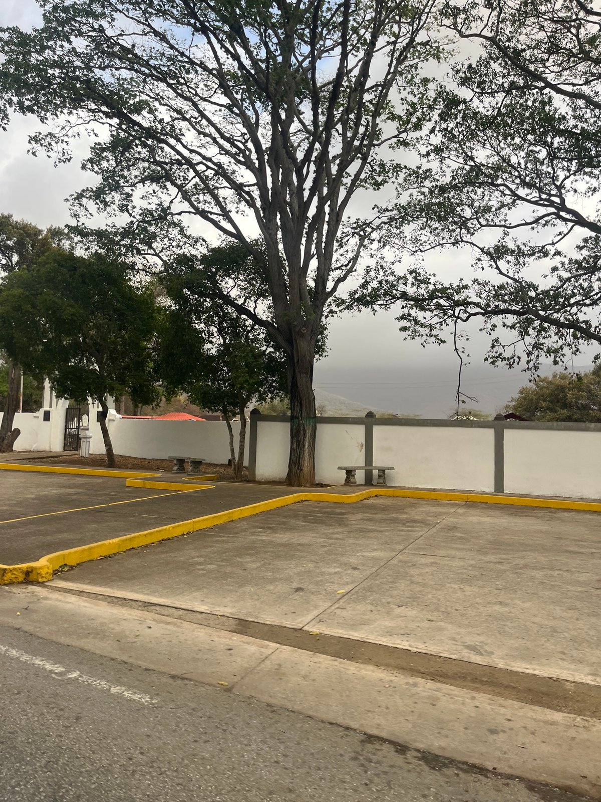 Evening motorcycle ride documented through Tacarigua streets