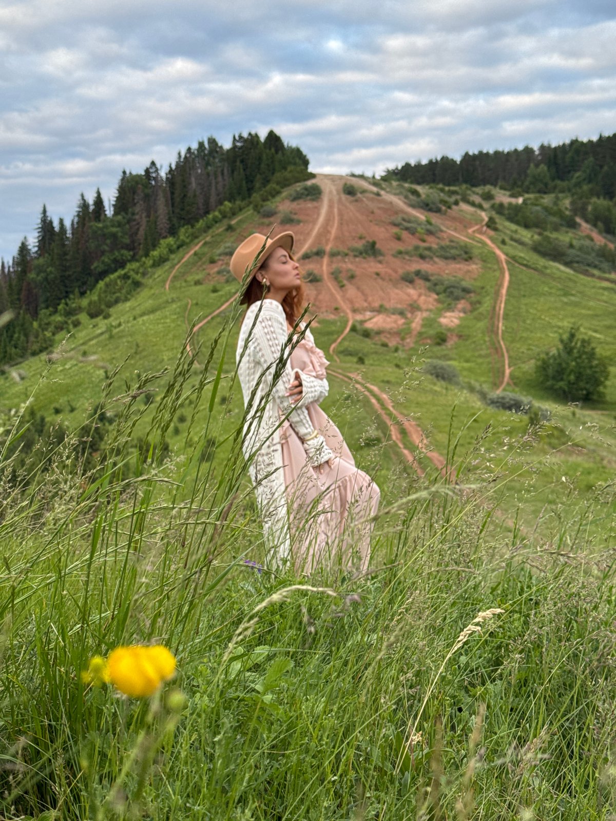 Rural scenes and river life documented in Ольховка, Russia