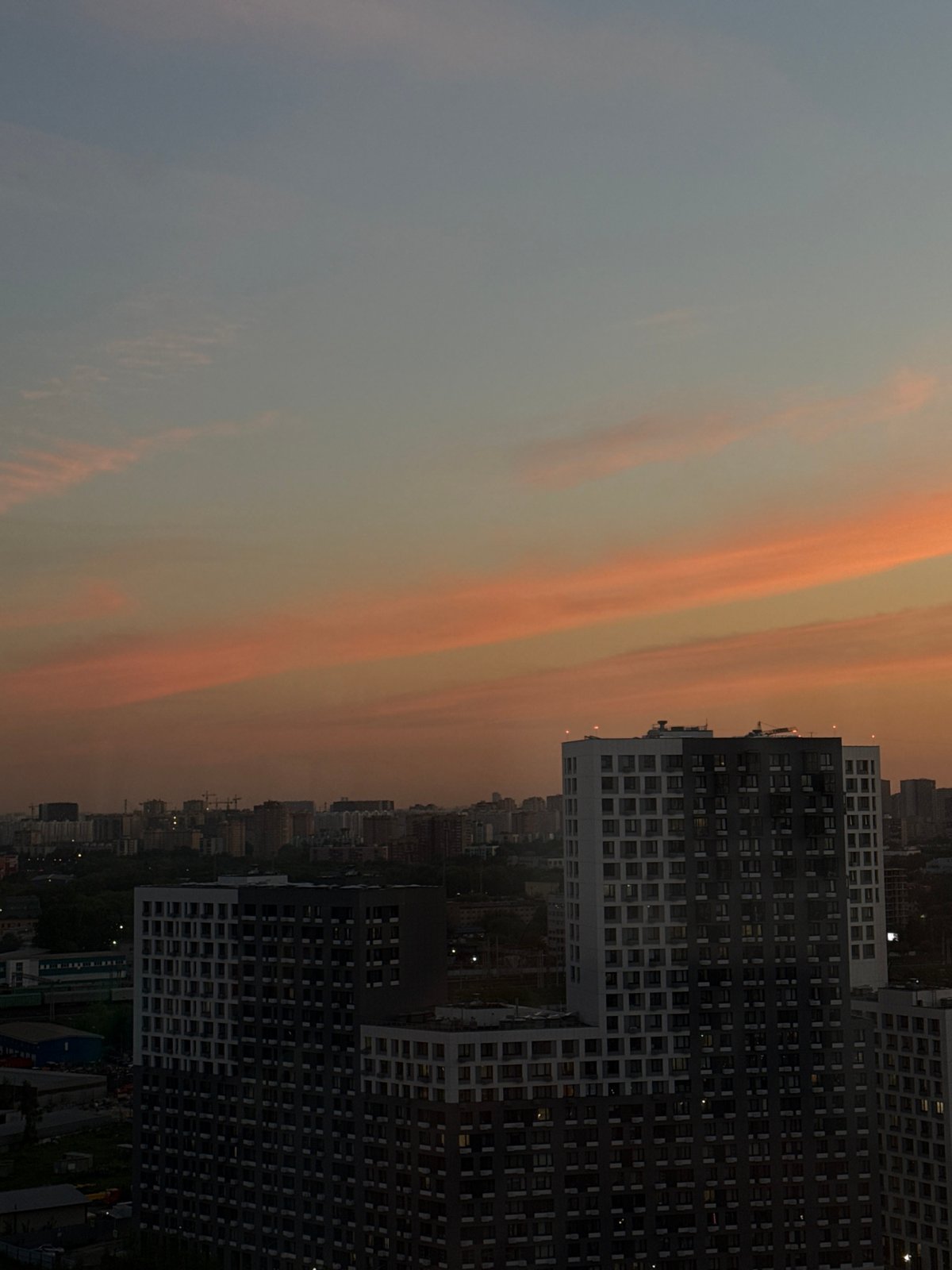 Sunset views of Lyubertsy apartments documented, smoke spotted