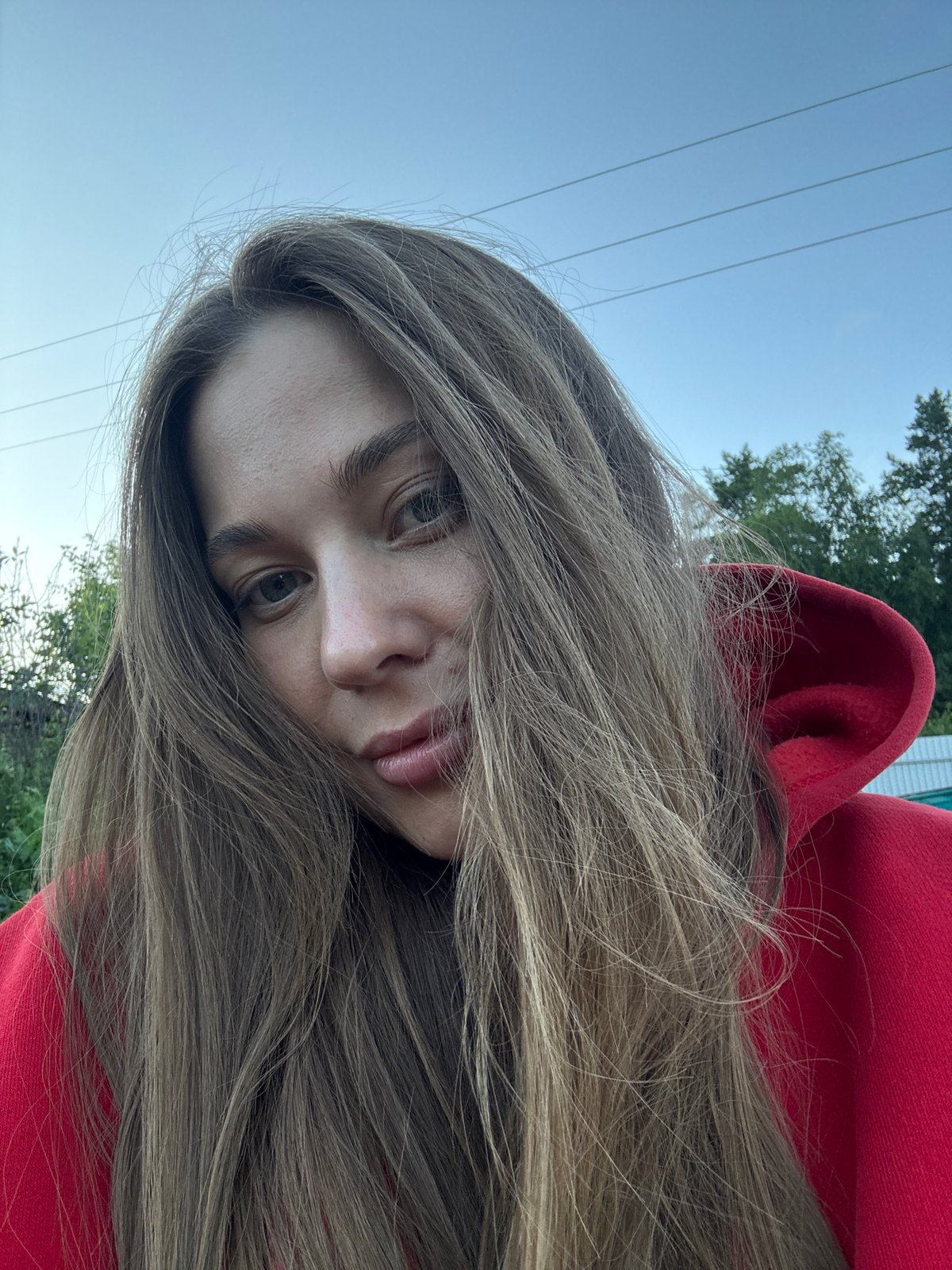 Relaxed afternoon hangout in a Прикамский yard
