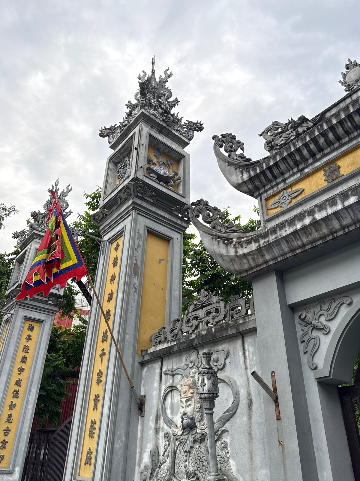 Temple visit and urban exploration documented in Hà Nội