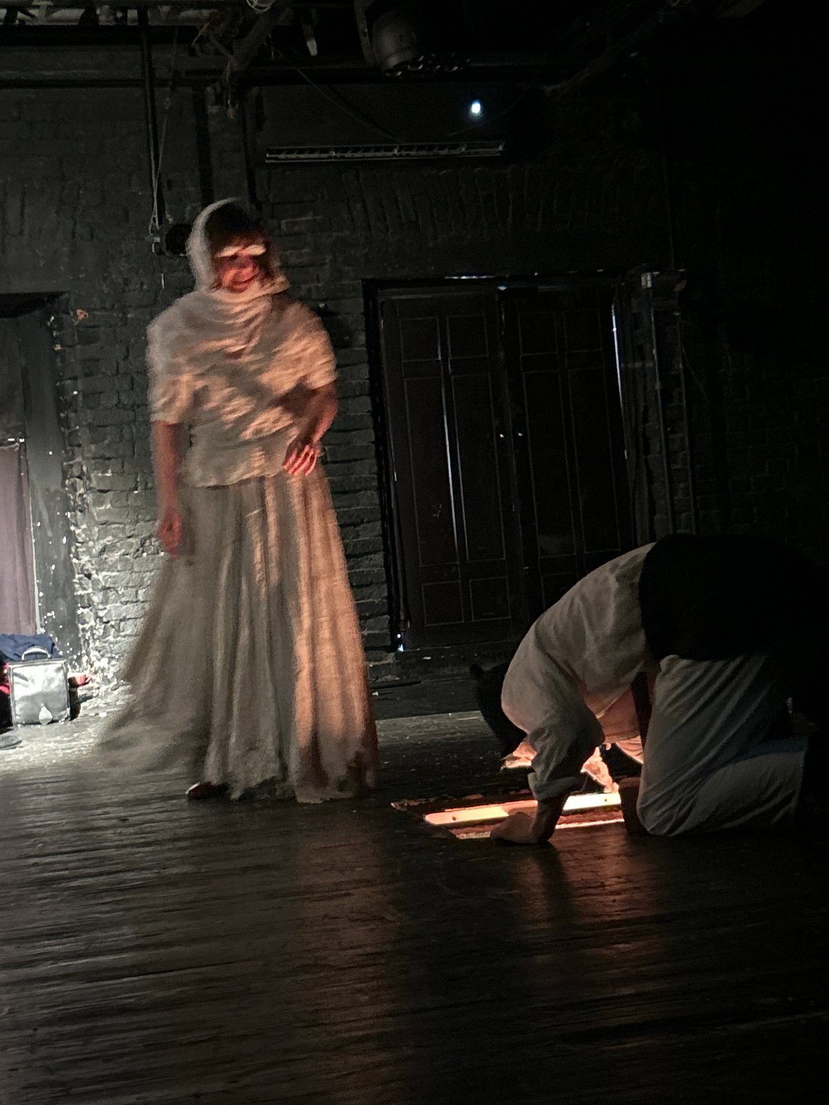 Theatrical performance captured by witnesses in unknown venue