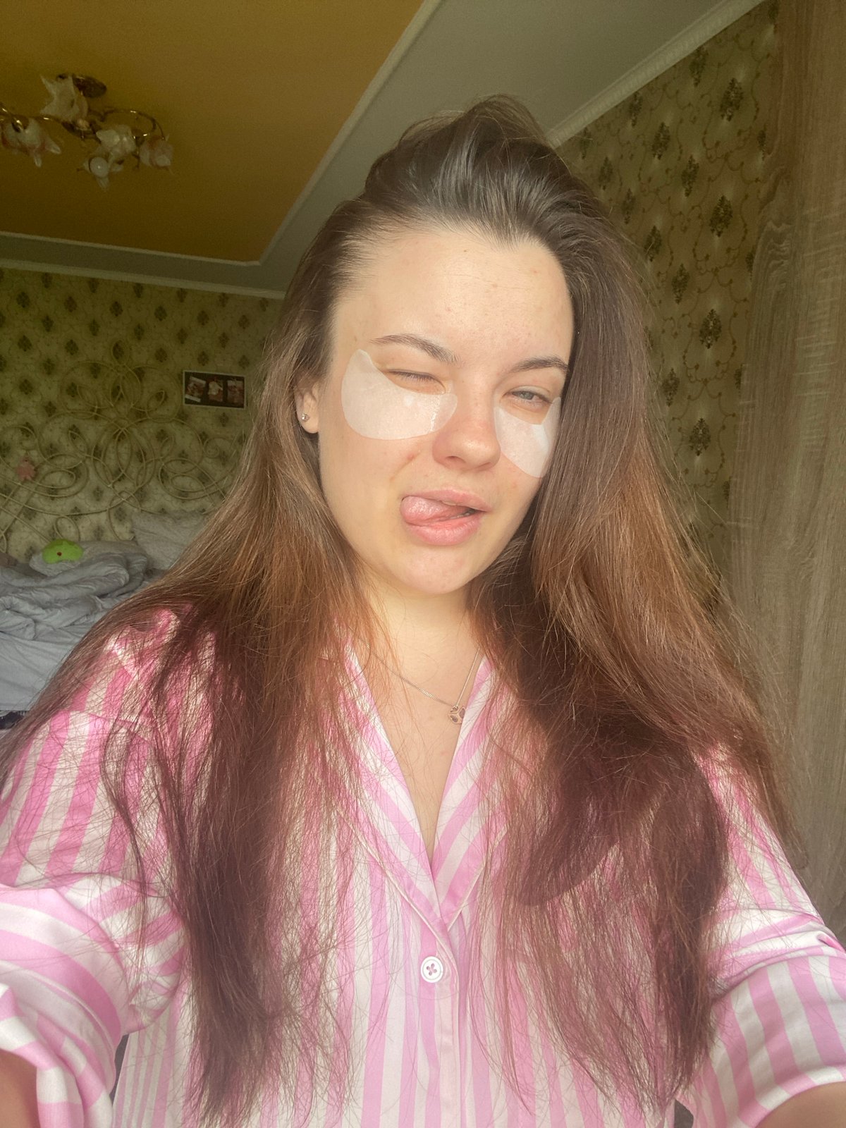 Pajama morning selfies, a cat, and Poltava rooftops