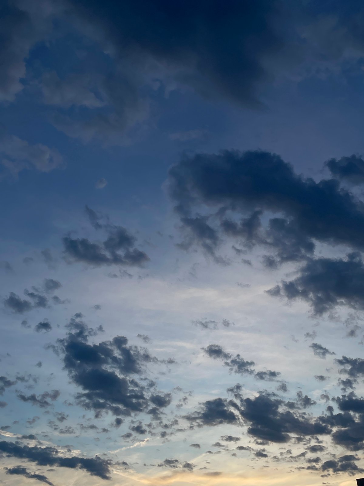 Cloudy skies observed over Belgrade, Serbia evening hours