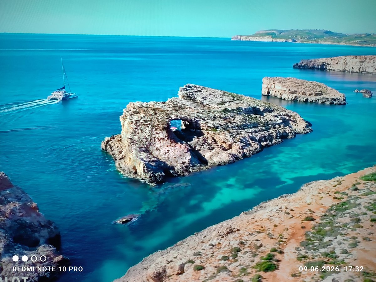 Tech gear and coastal drone footage documented in brief session