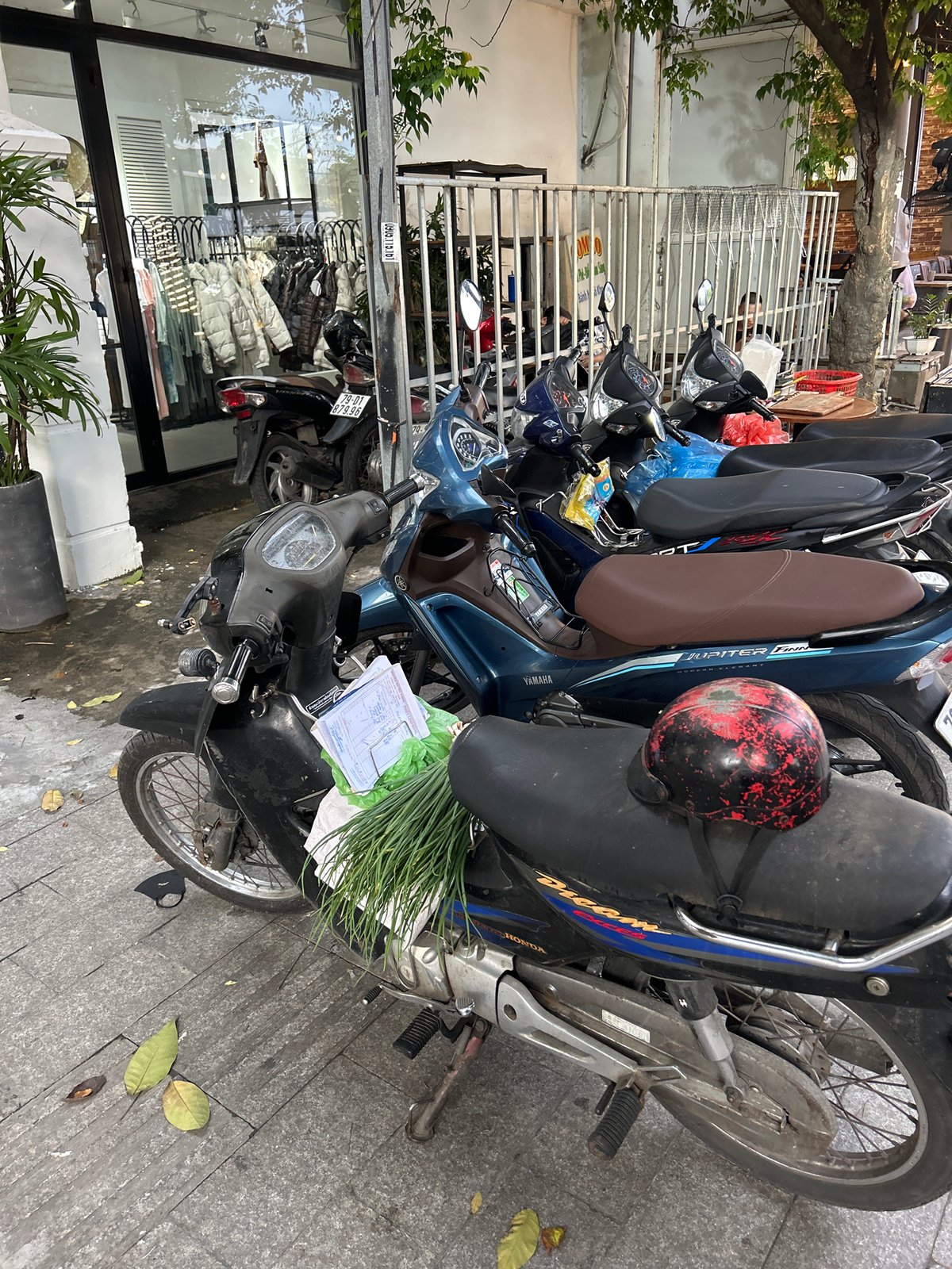 Daytime street life documented across Nha Trang Ward, Vietnam