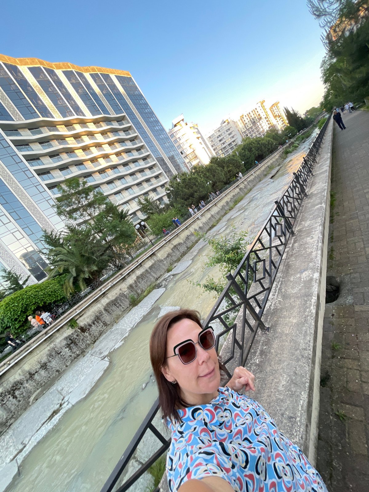 Woman documents afternoon journey through Sochi resort areas