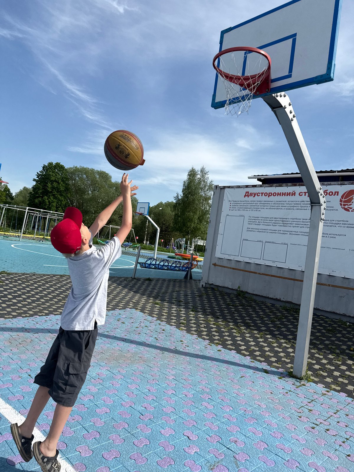 Community center activities documented in Sin'kovo, Russia