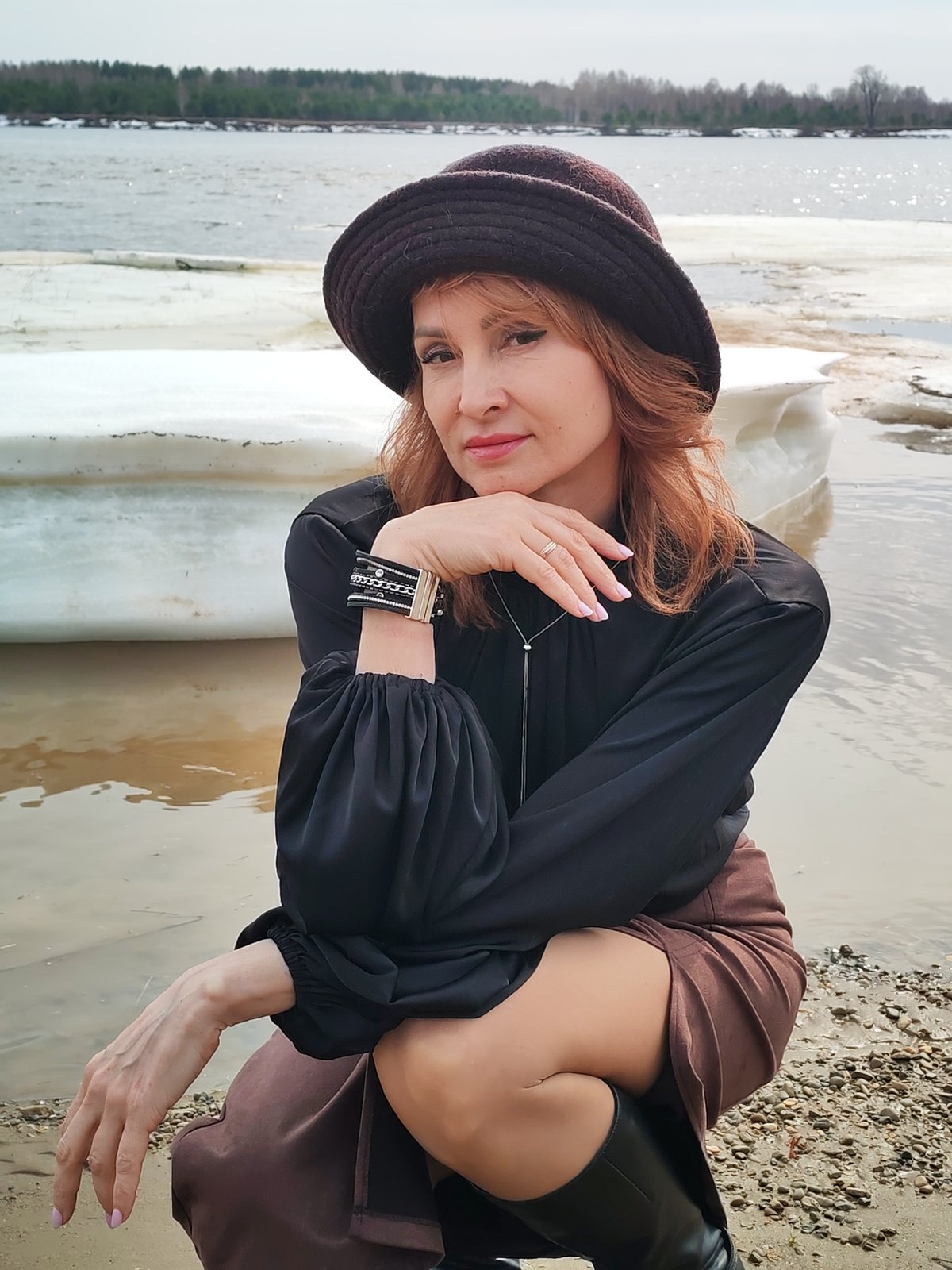 Woman documents spring ice breakup in rural Russia