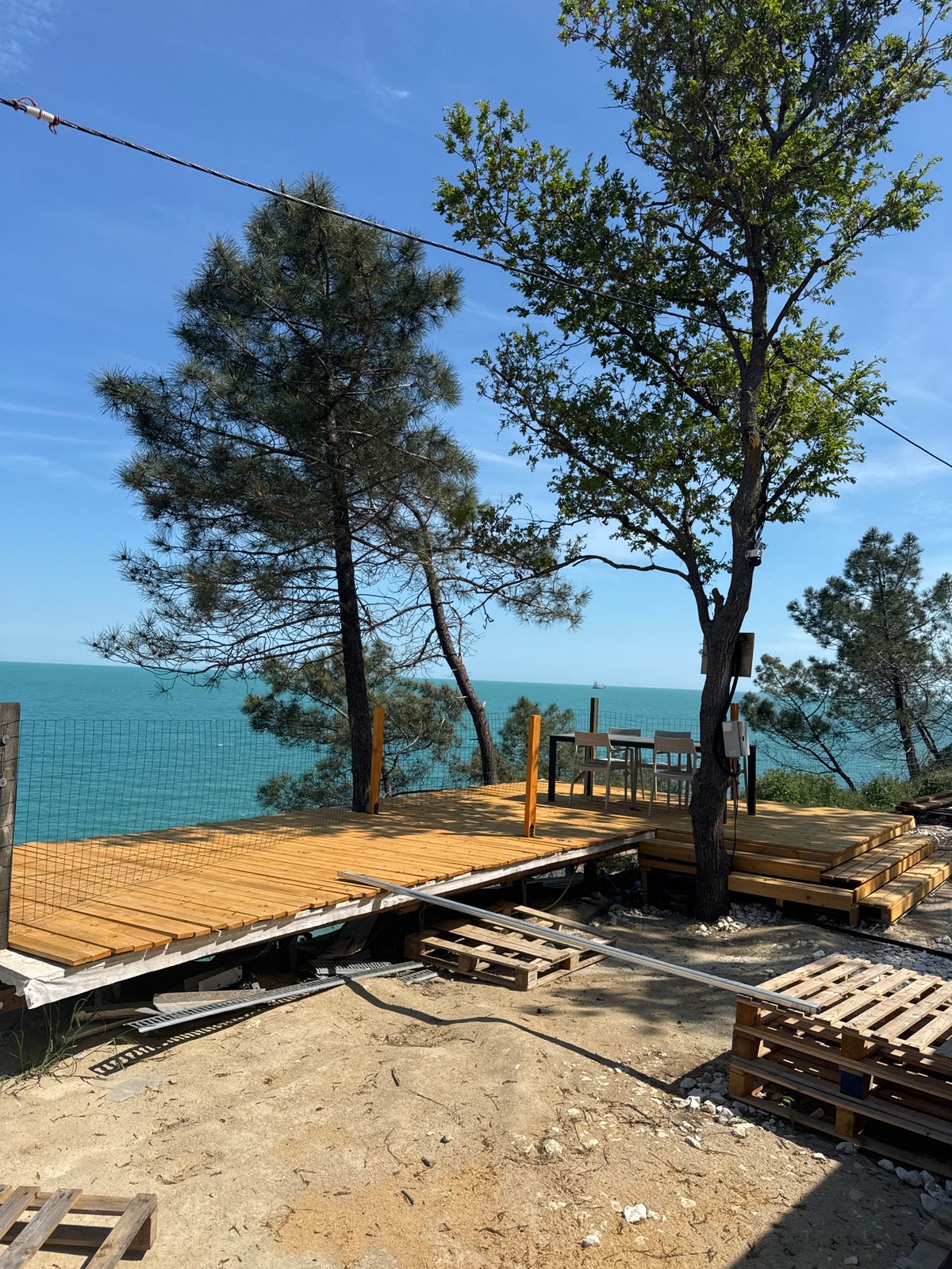 Coastal deck construction and seaside views documented in Varna