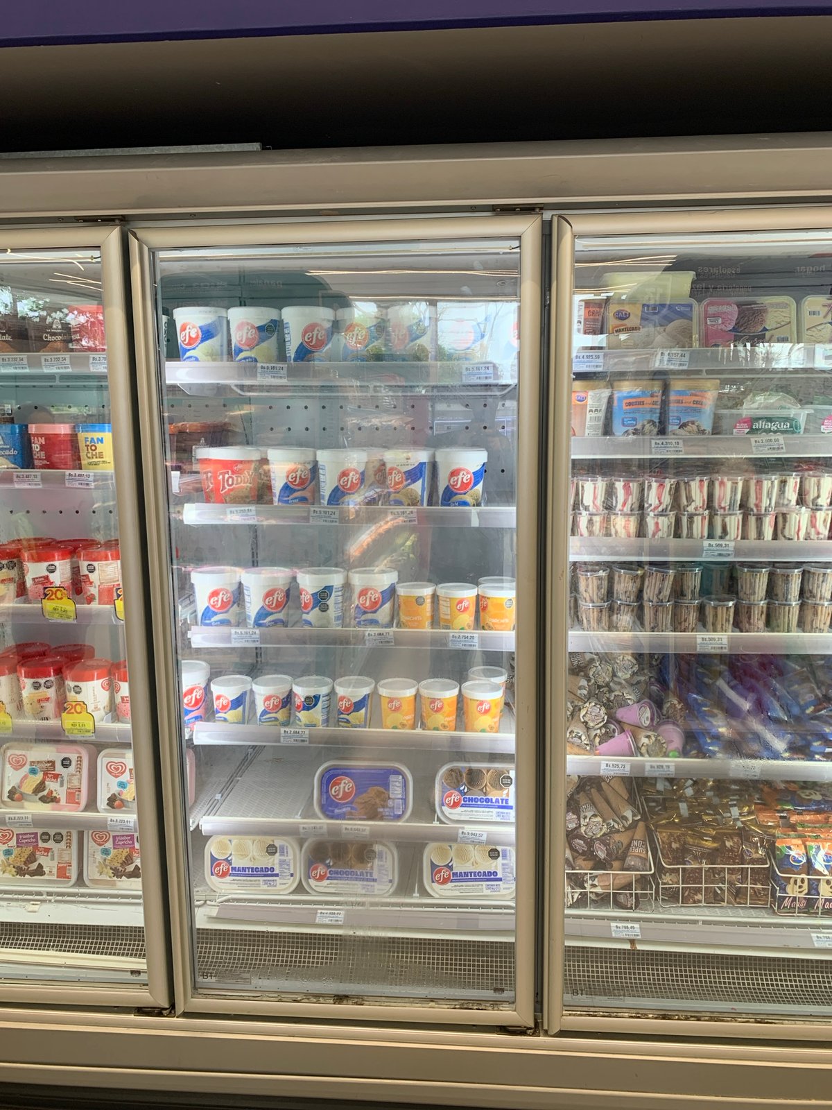Shopping trip documented at La Asunción retail store