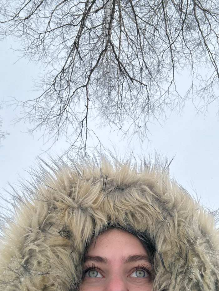 Chaikovsky residents document snowy March morning routines and activities