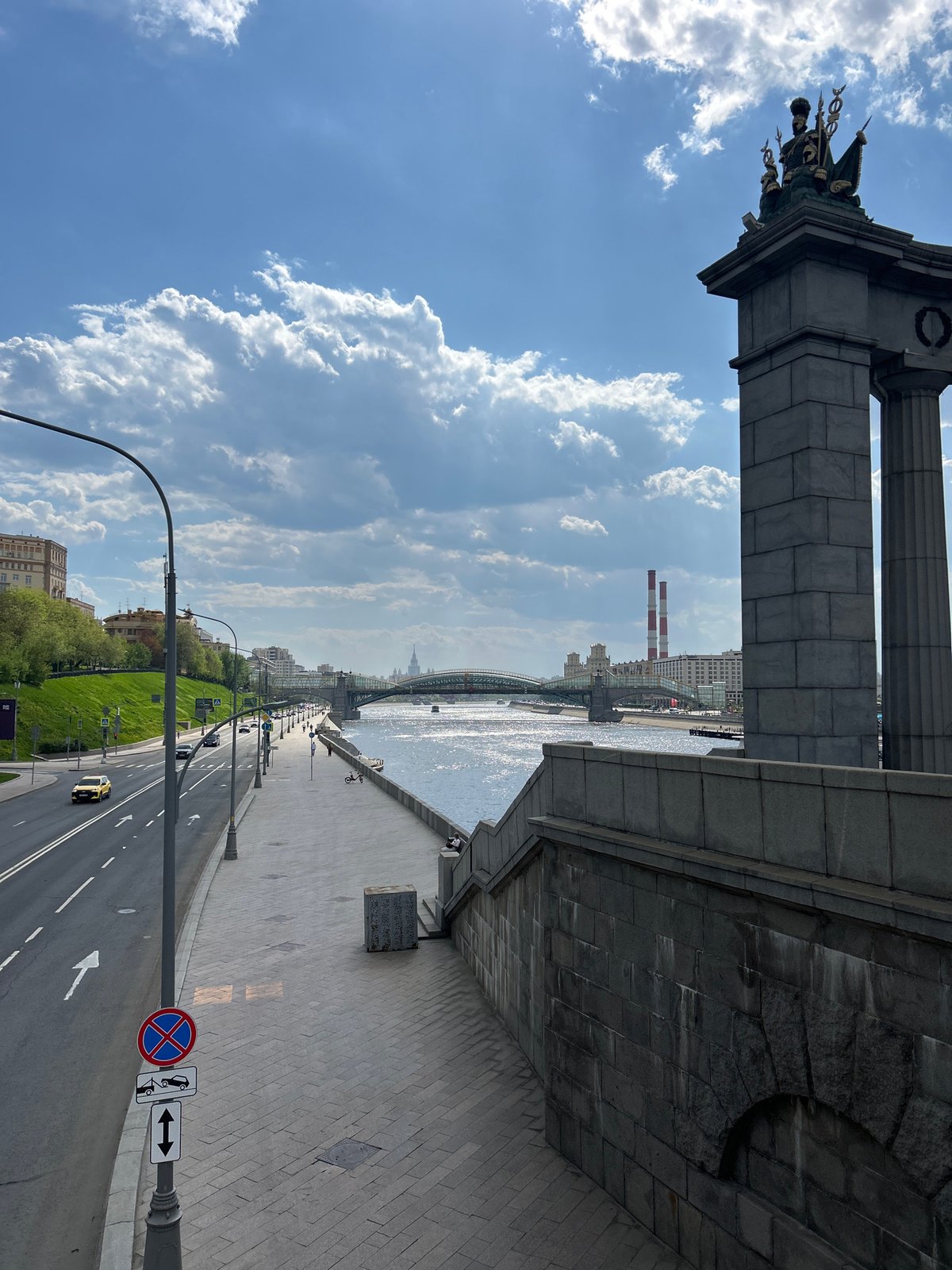 Moscow River scenes captured from multiple vantage points