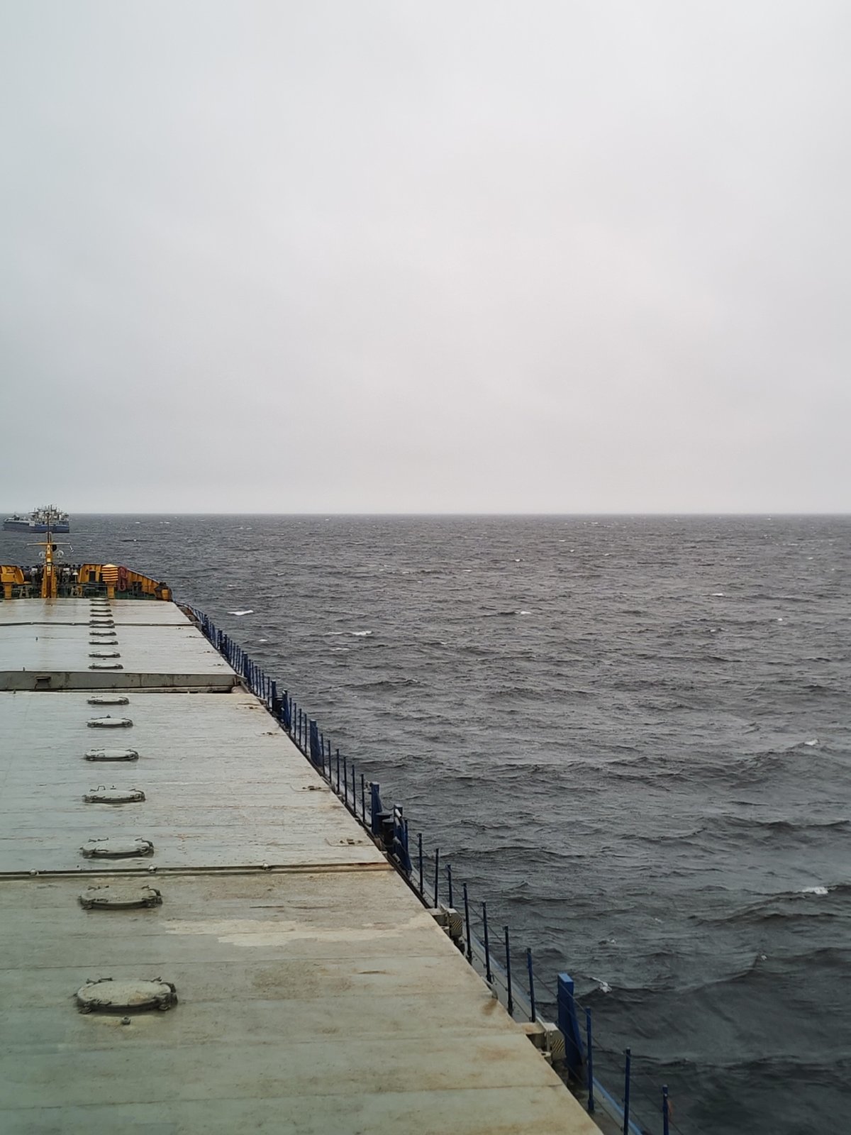 Ship encounters rough seas near Russian coast