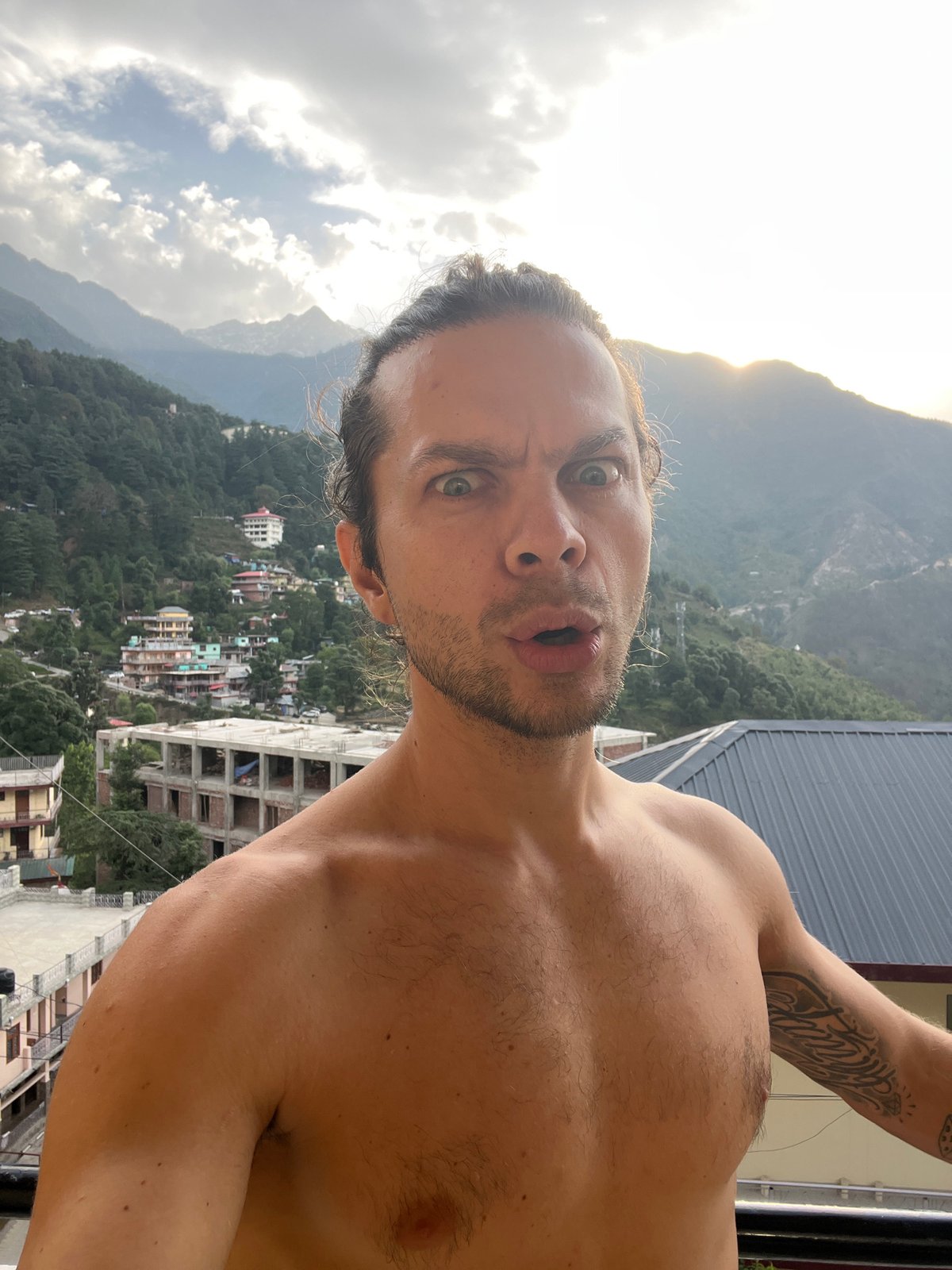 Dawn documentation session captures Dharamshala mountain views and moments